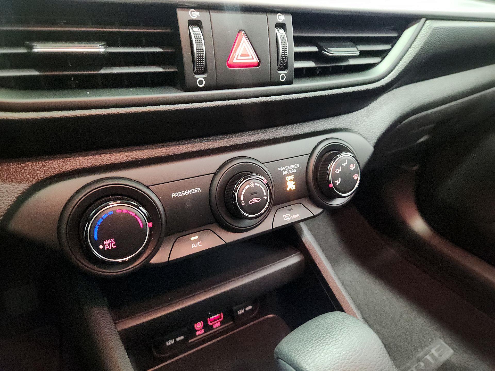 Thumbnail: 2021 Kia Forte - 16