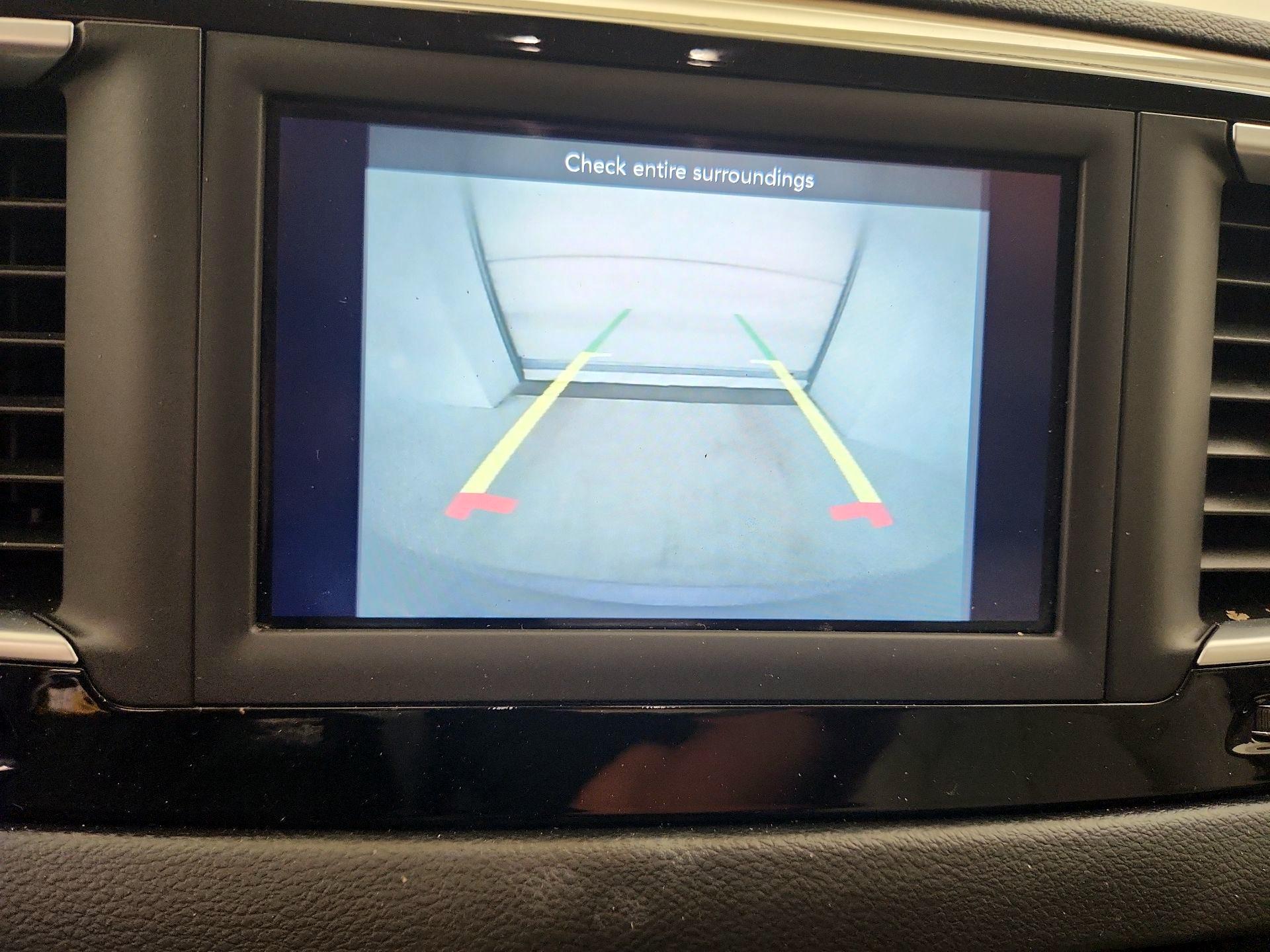 Thumbnail: 2021 Chrysler Voyager - 14