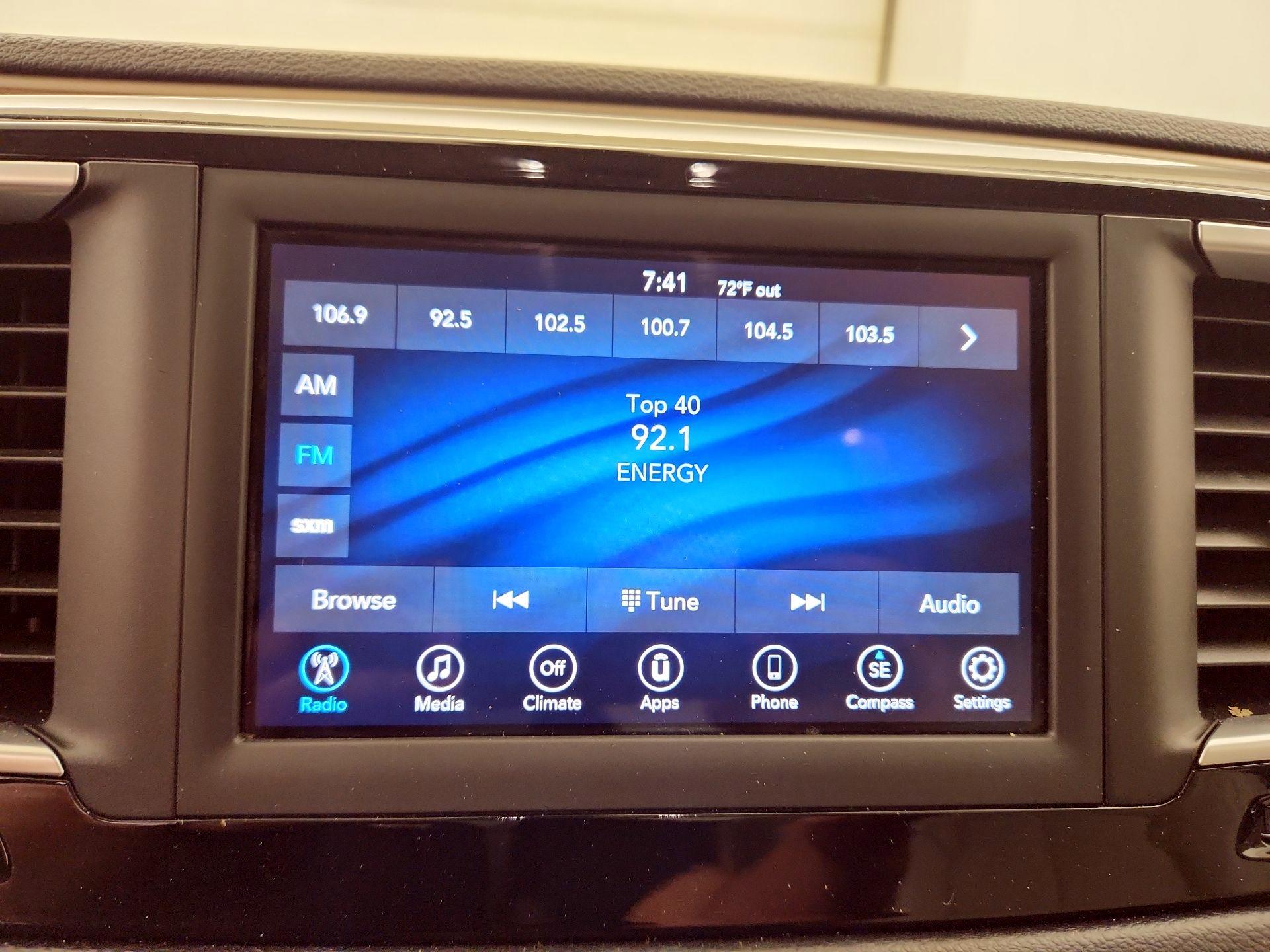 Thumbnail: 2021 Chrysler Voyager - 15