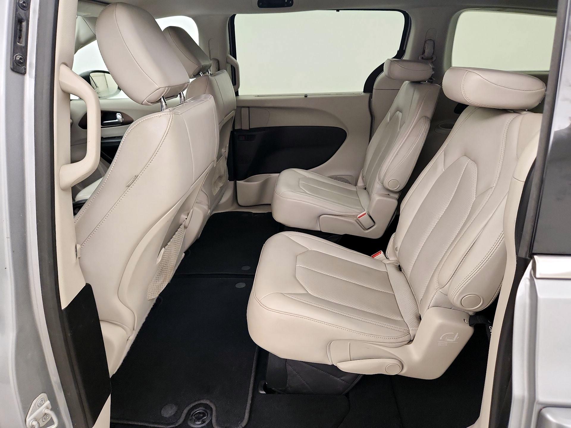 Thumbnail: 2021 Chrysler Voyager - 19