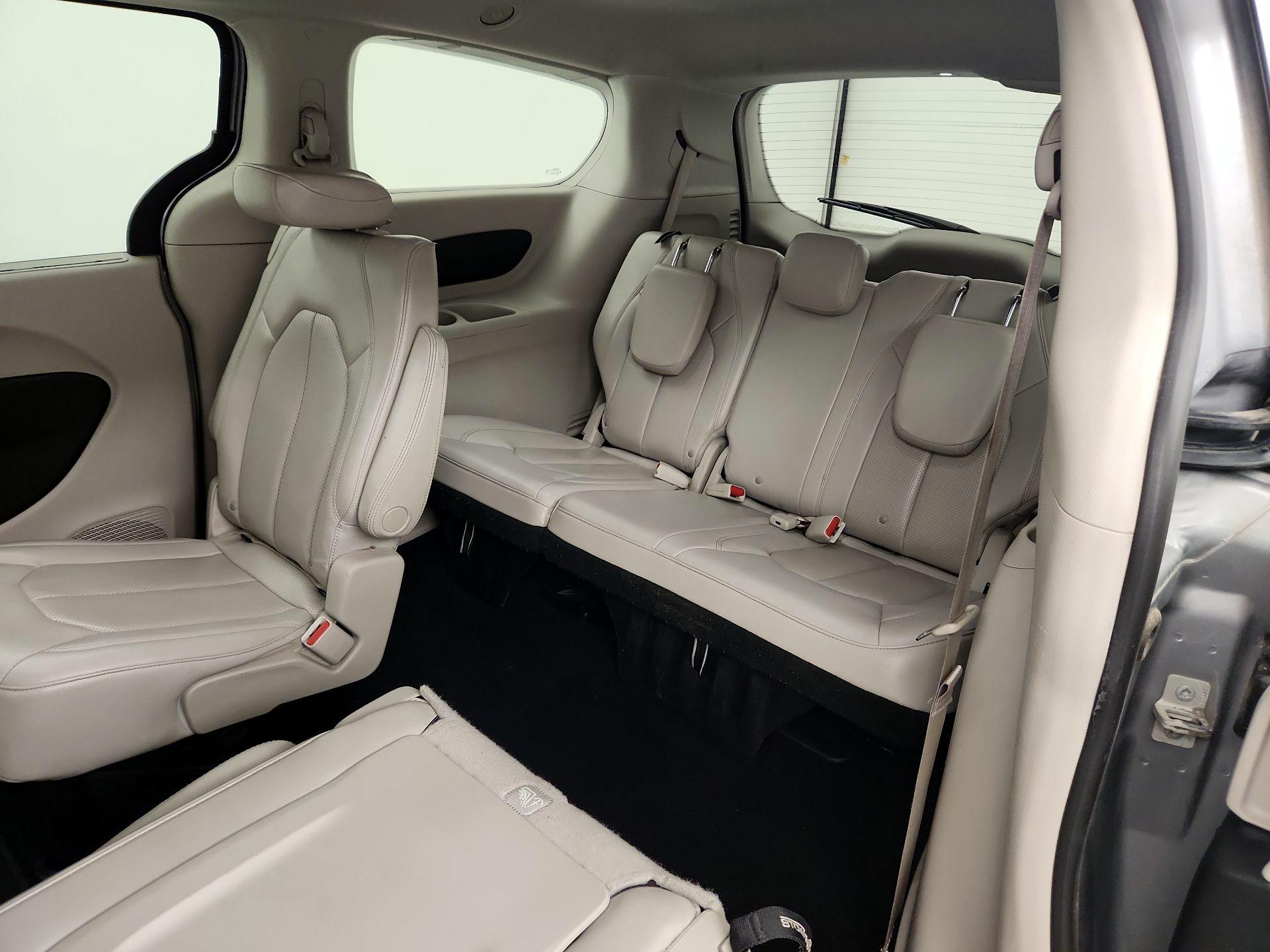 Thumbnail: 2021 Chrysler Voyager - 20