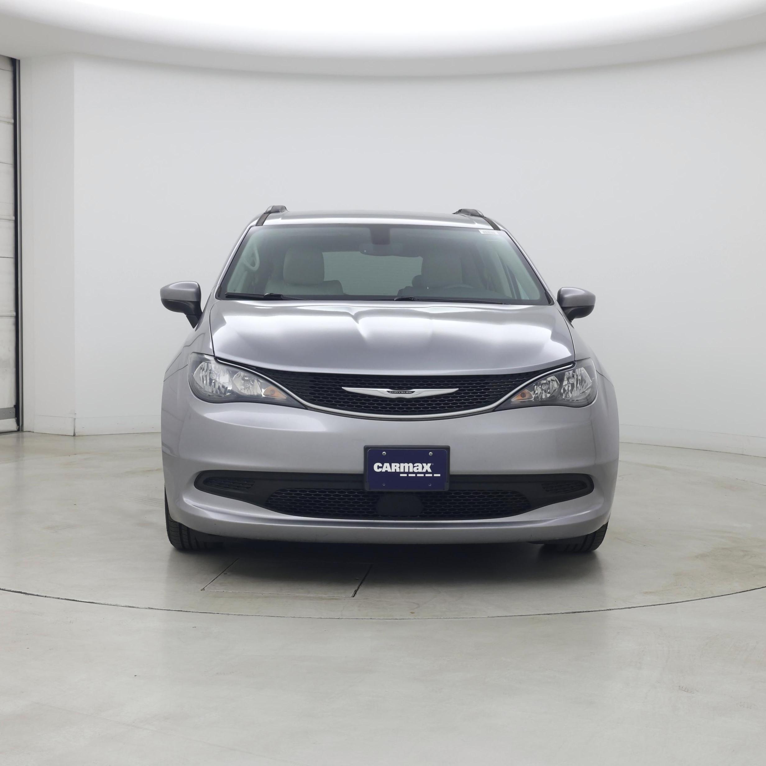 Thumbnail: 2021 Chrysler Voyager - 5