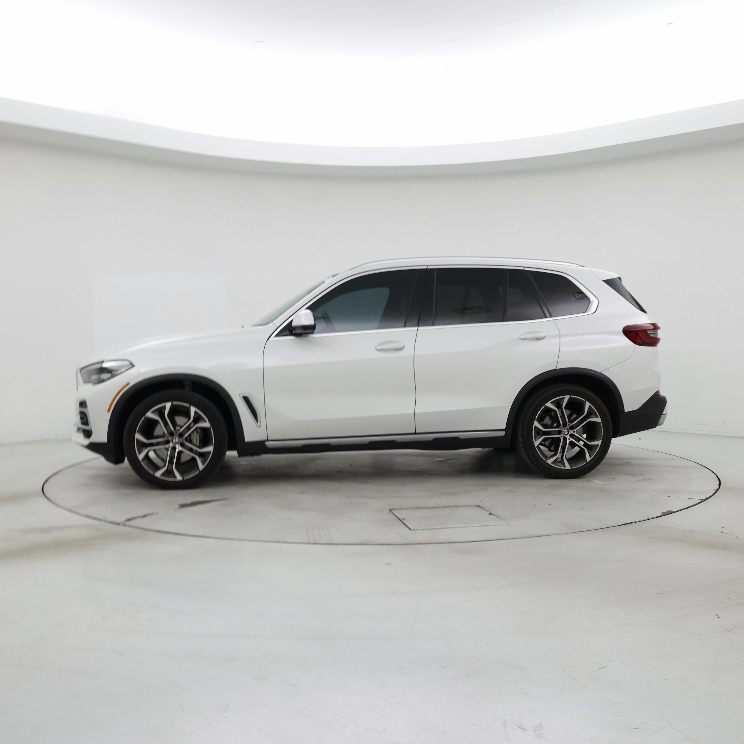 Thumbnail: 2023 BMW X5 - 3