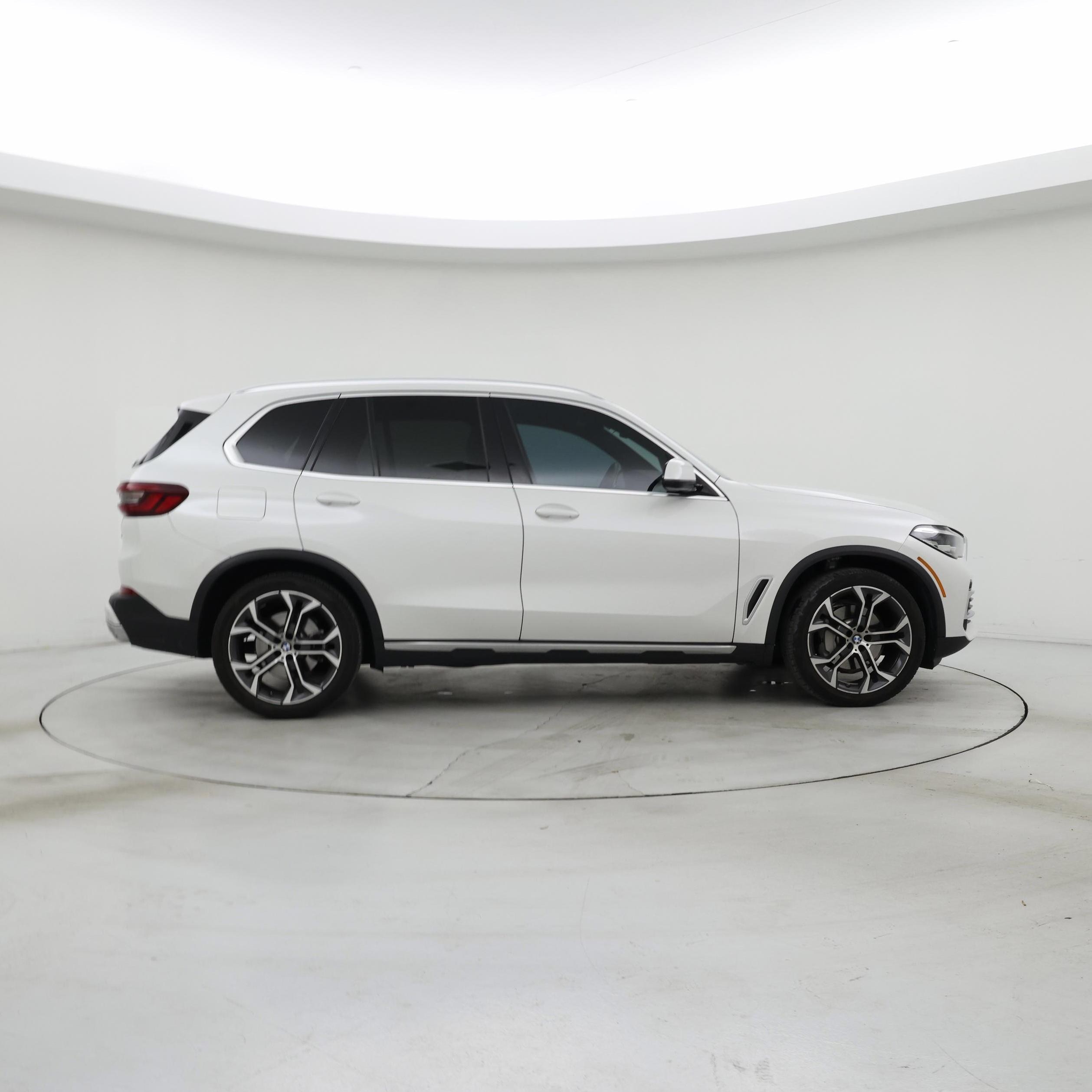 Thumbnail: 2023 BMW X5 - 7