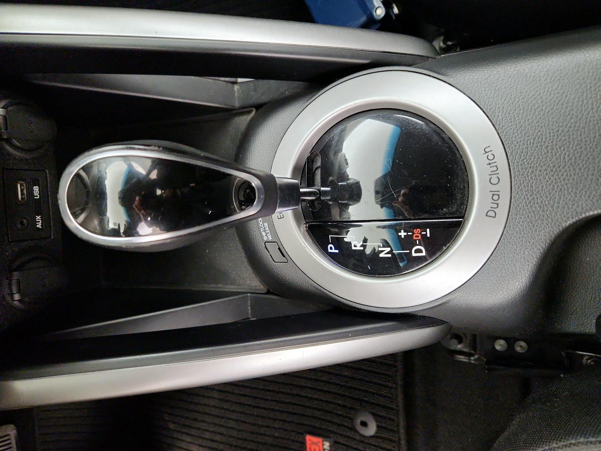 Thumbnail: 2017 Hyundai Veloster - 17