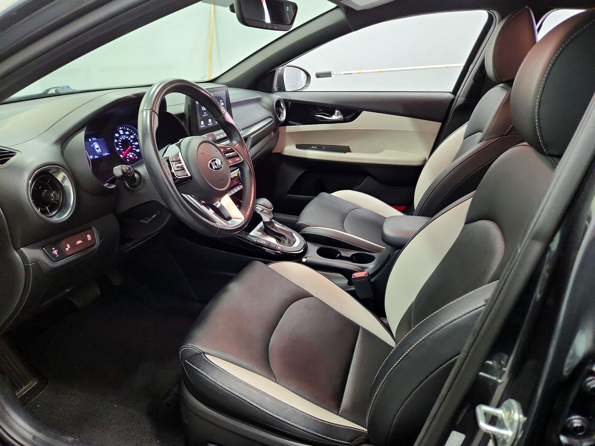 Thumbnail: 2020 Kia Forte - 11