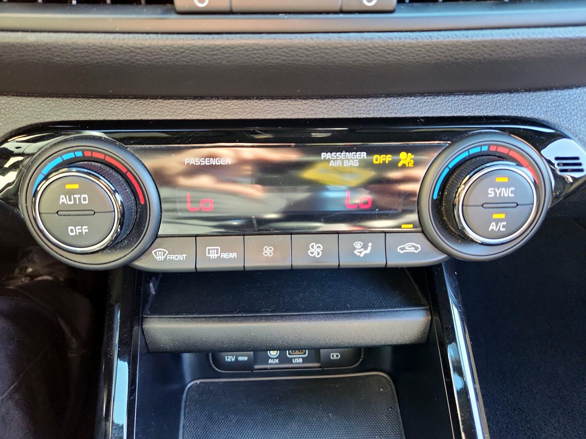 Thumbnail: 2020 Kia Forte - 16