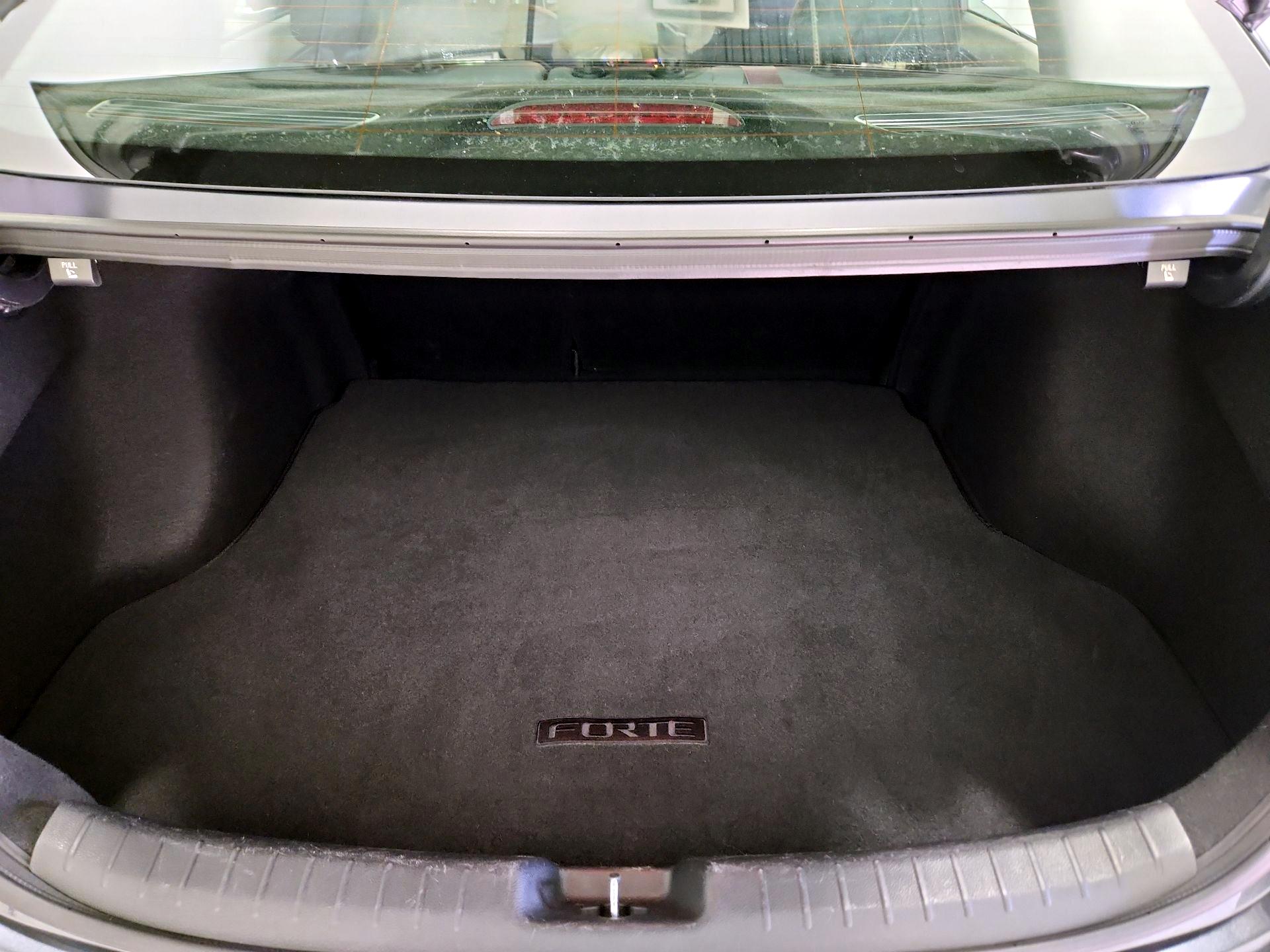 Thumbnail: 2020 Kia Forte - 20