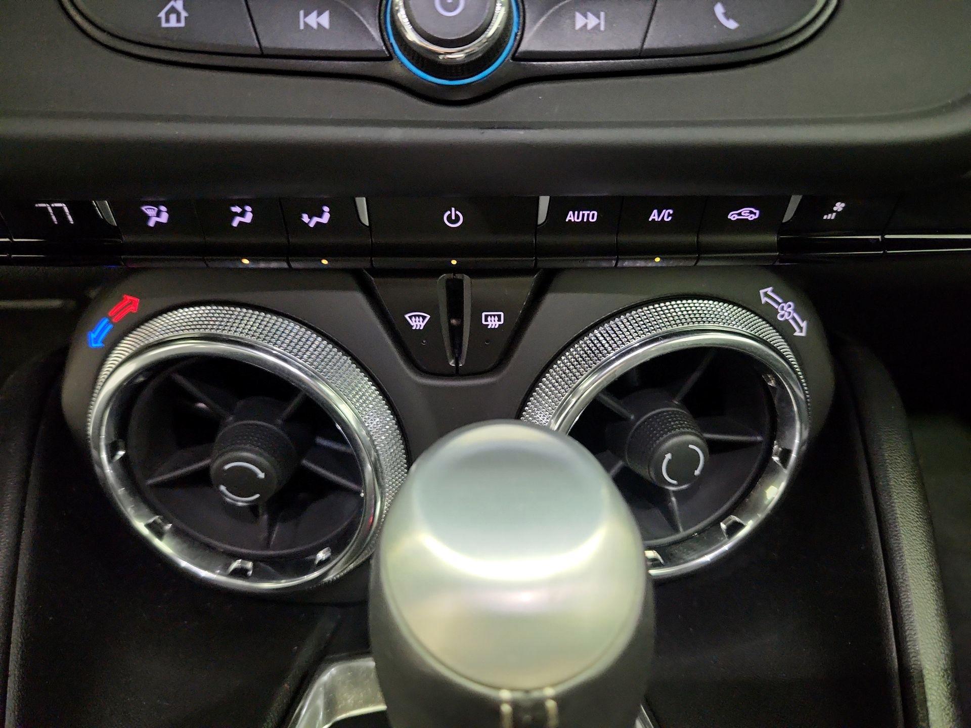 Thumbnail: 2018 Chevrolet Camaro - 16