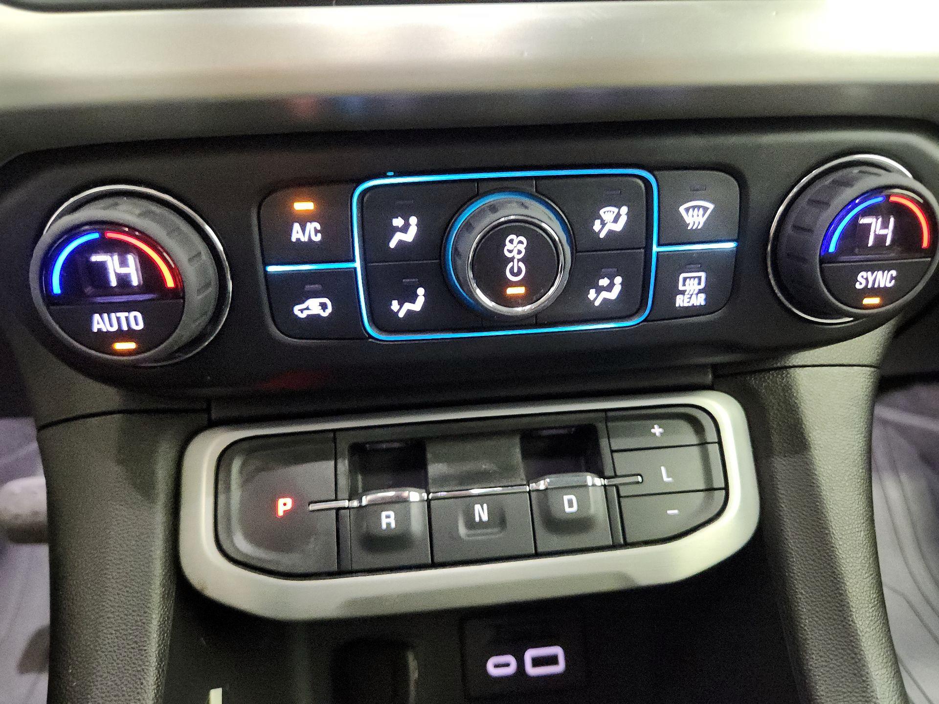 Thumbnail: 2023 GMC Acadia - 17