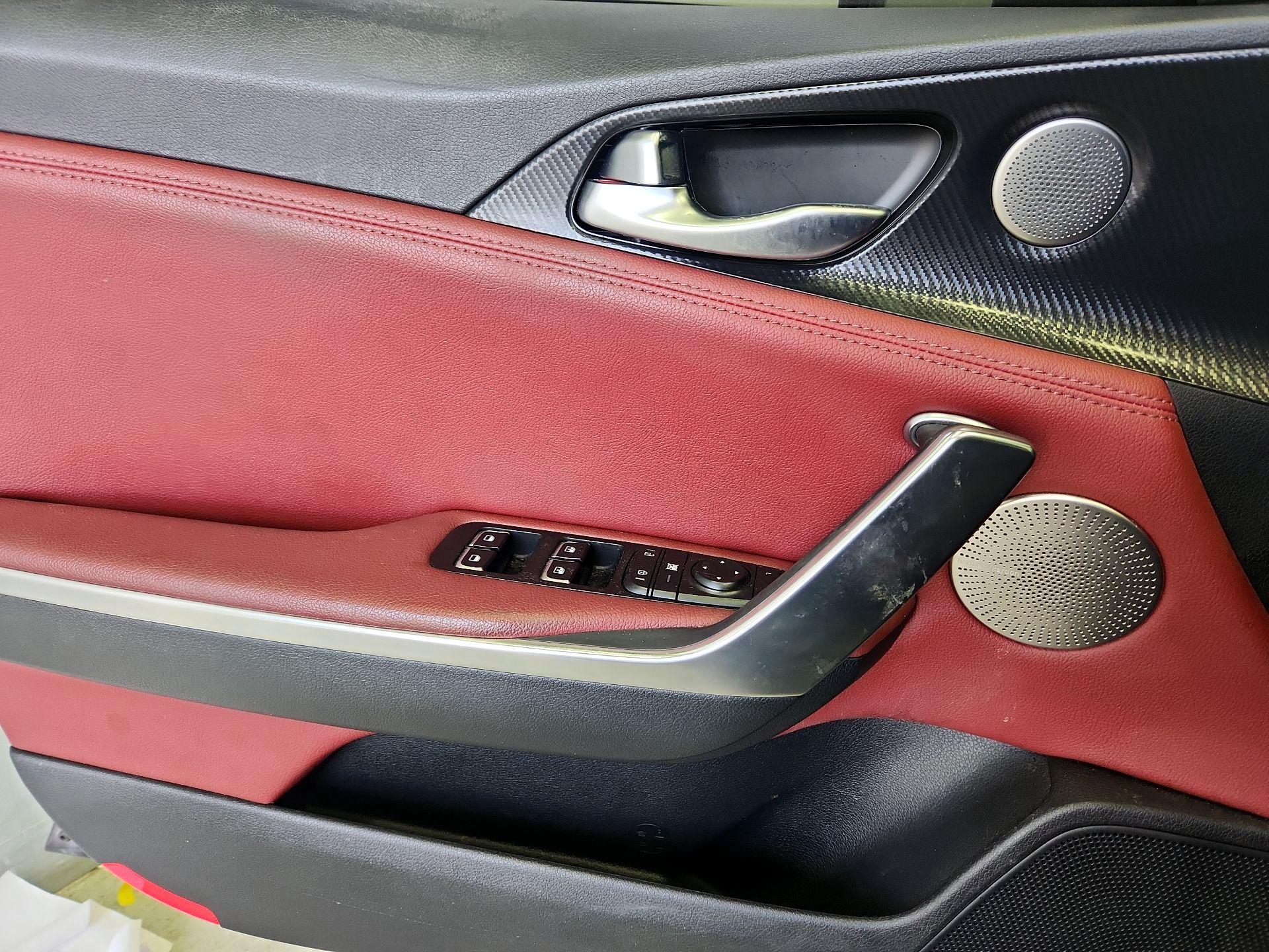 Thumbnail: 2023 Kia Stinger - 12