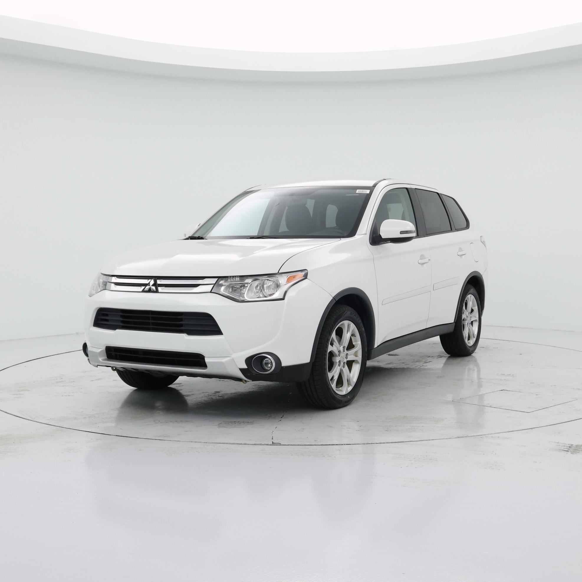 Thumbnail: 2015 Mitsubishi Outlander - 4