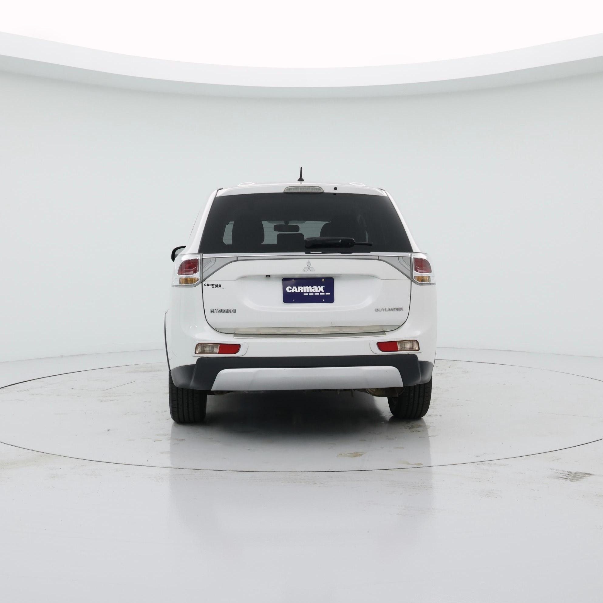 Thumbnail: 2015 Mitsubishi Outlander - 6