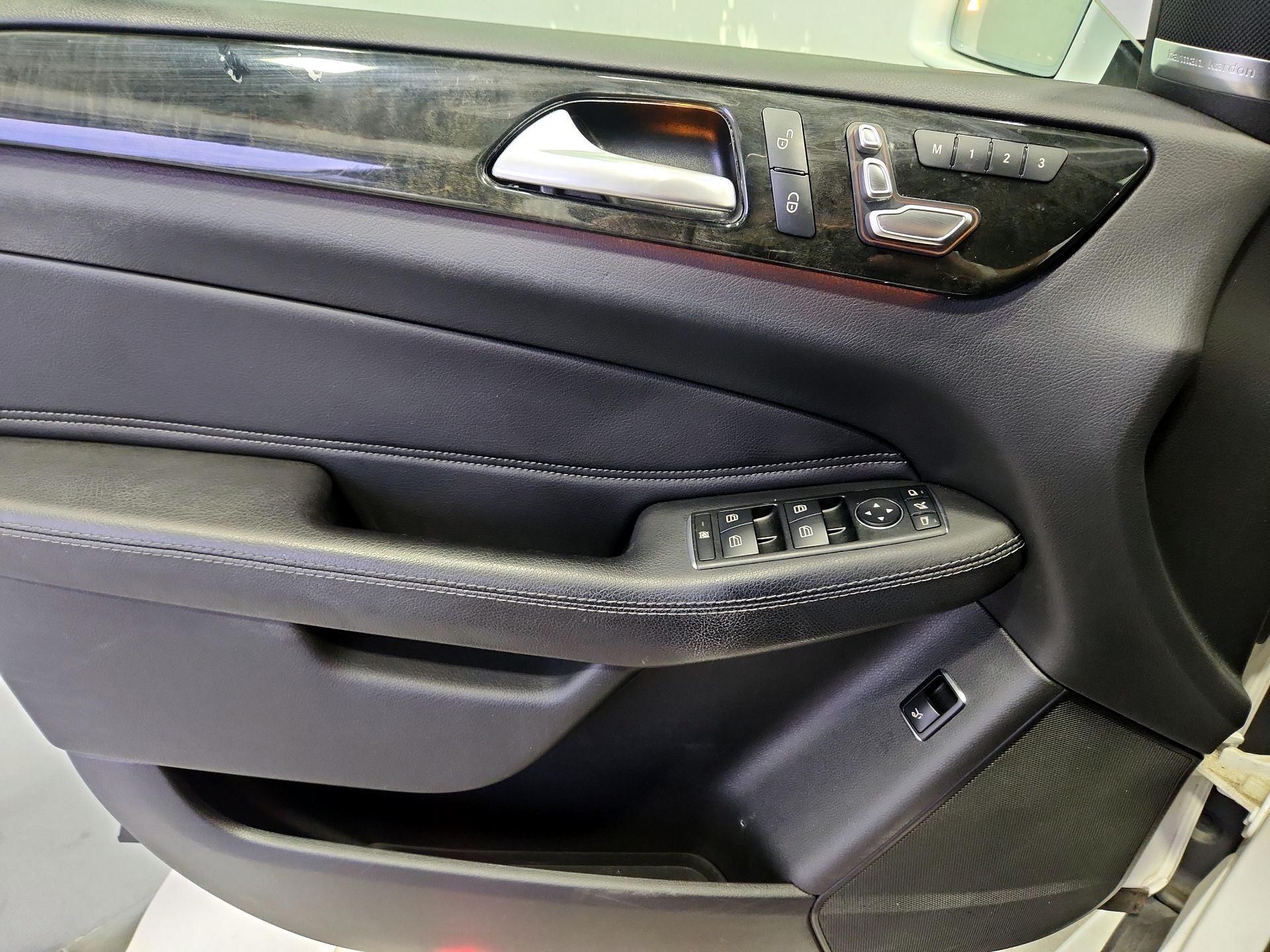 Thumbnail: 2018 Mercedes-Benz GLE - 12