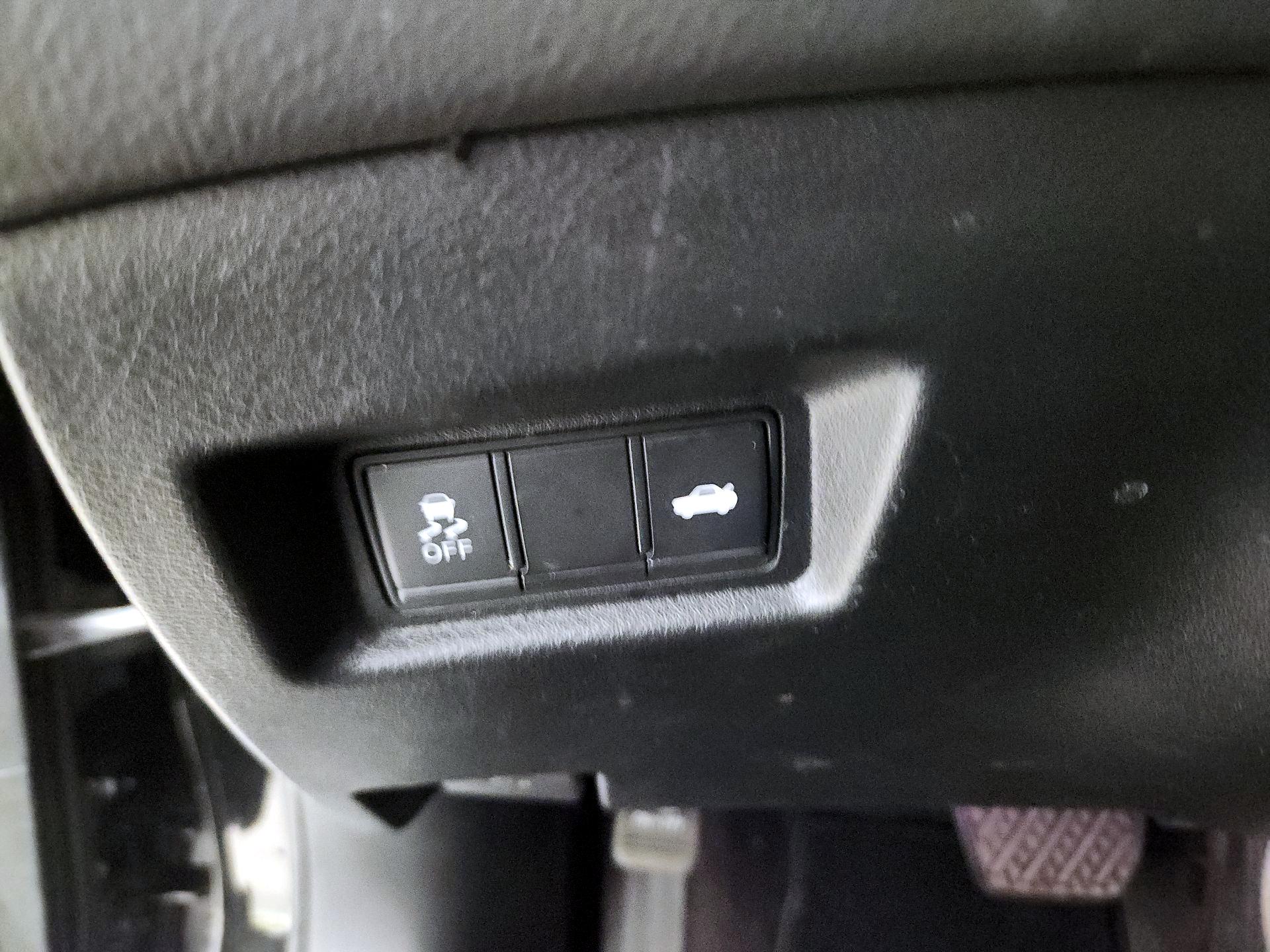 Thumbnail: 2020 INFINITI Q50 - 13