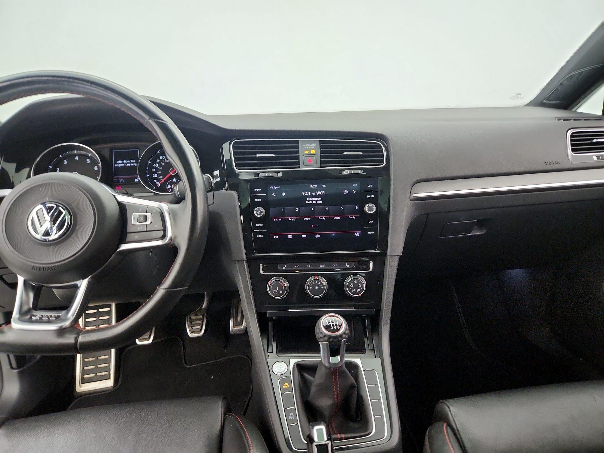 Thumbnail: 2019 Volkswagen Golf - 9