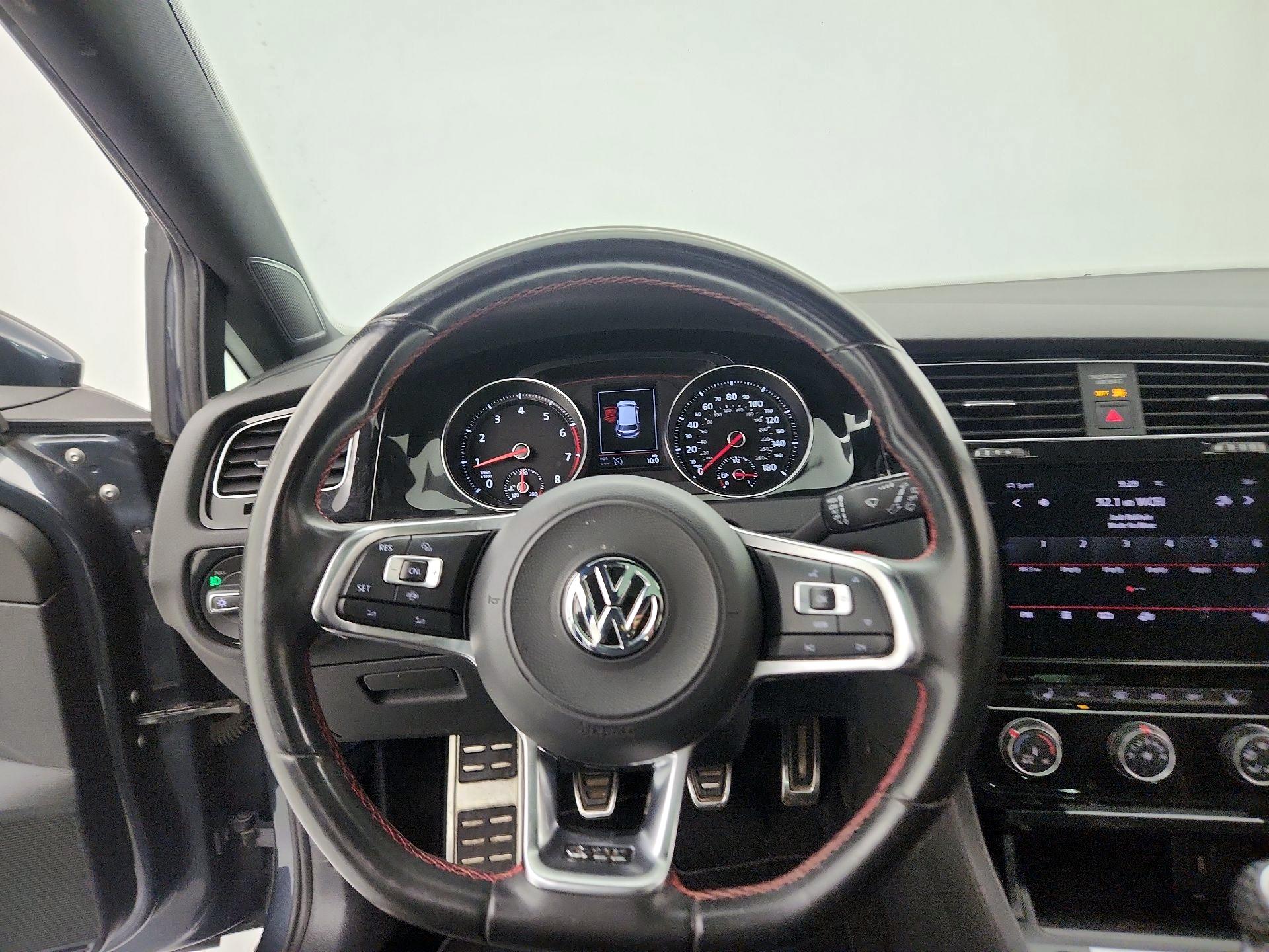 Thumbnail: 2019 Volkswagen Golf - 10