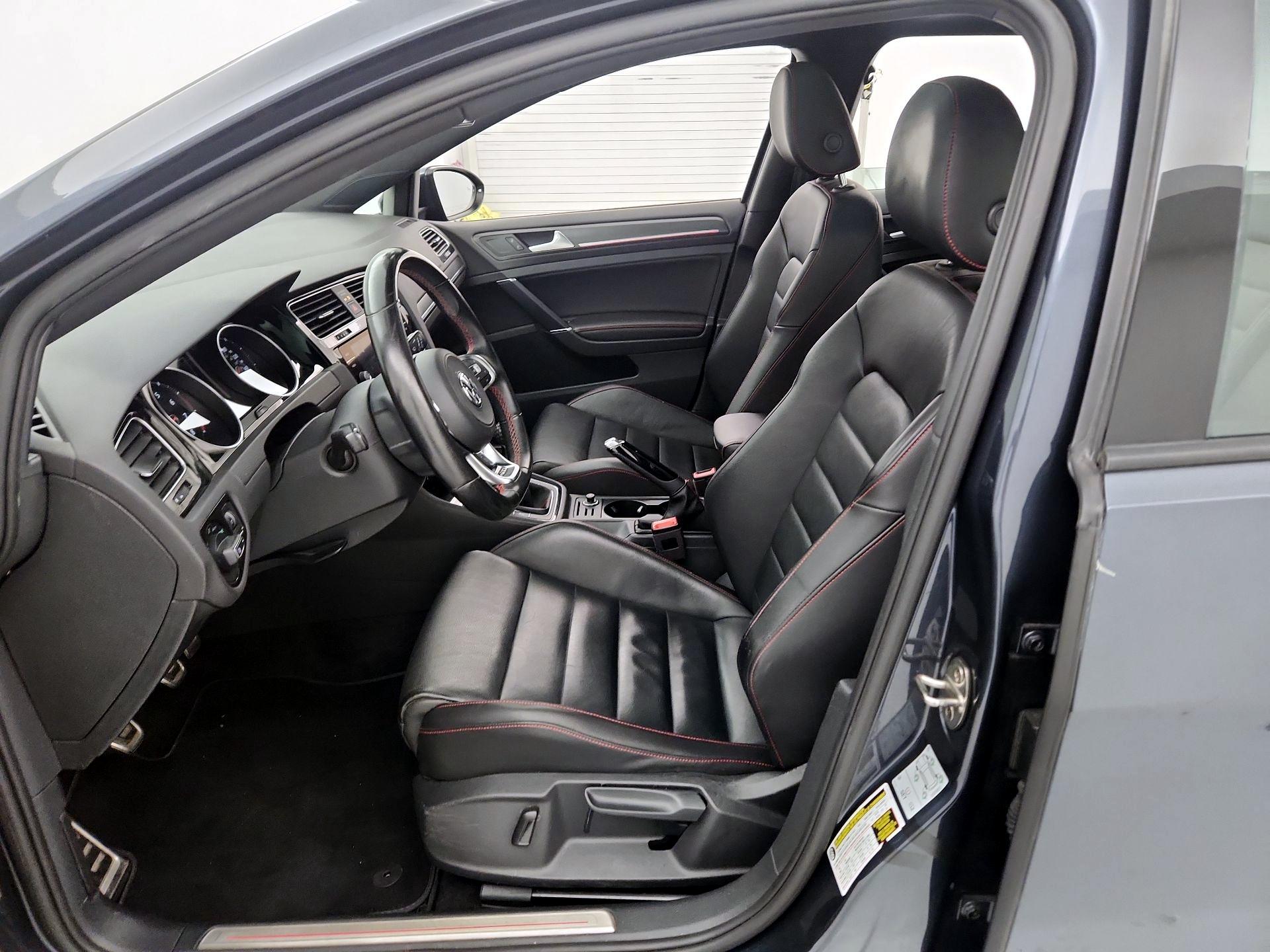 Thumbnail: 2019 Volkswagen Golf - 11