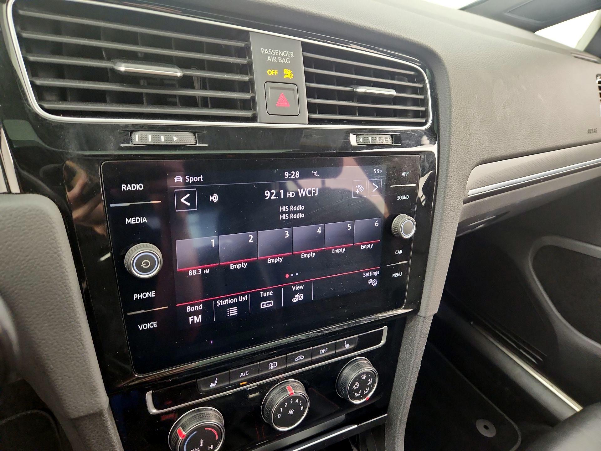 Thumbnail: 2019 Volkswagen Golf - 15