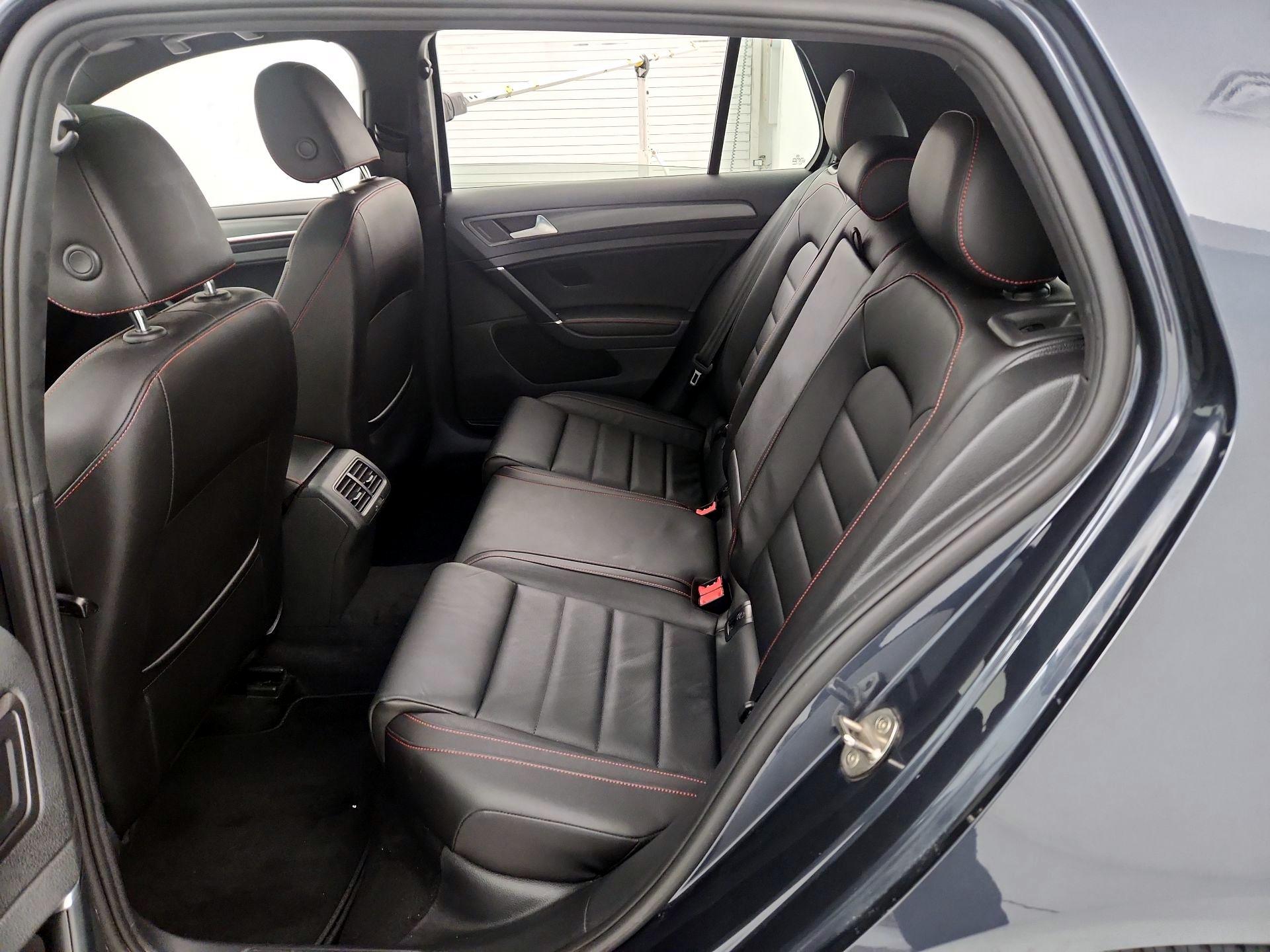 Thumbnail: 2019 Volkswagen Golf - 20