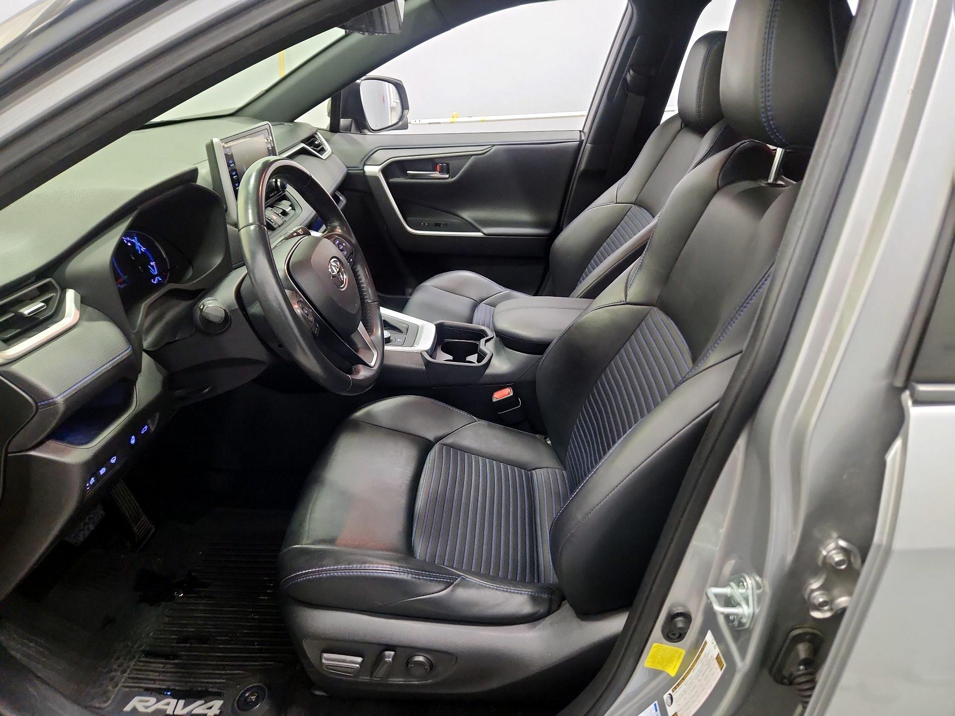 Thumbnail: 2020 Toyota RAV4 - 11