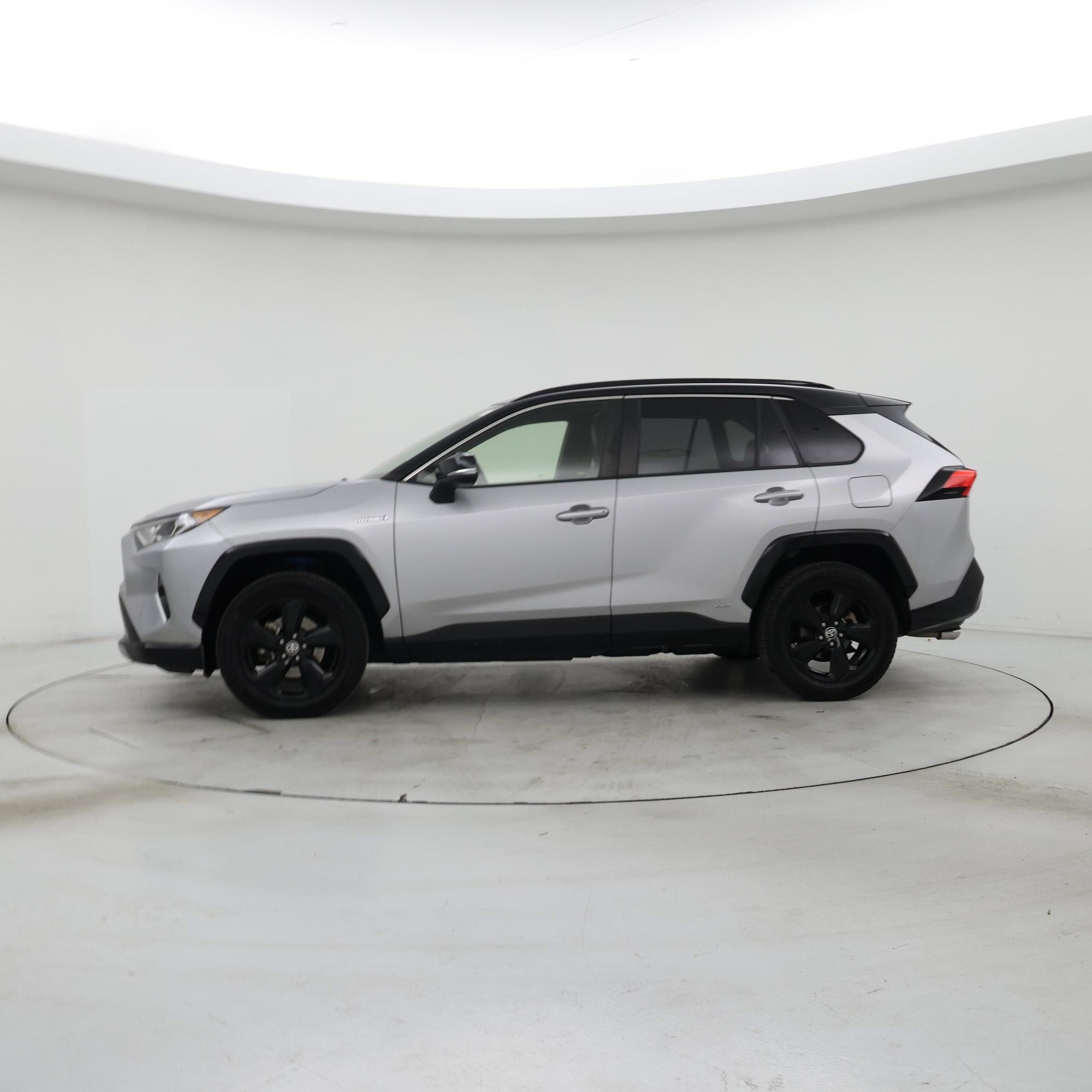 Thumbnail: 2020 Toyota RAV4 - 3