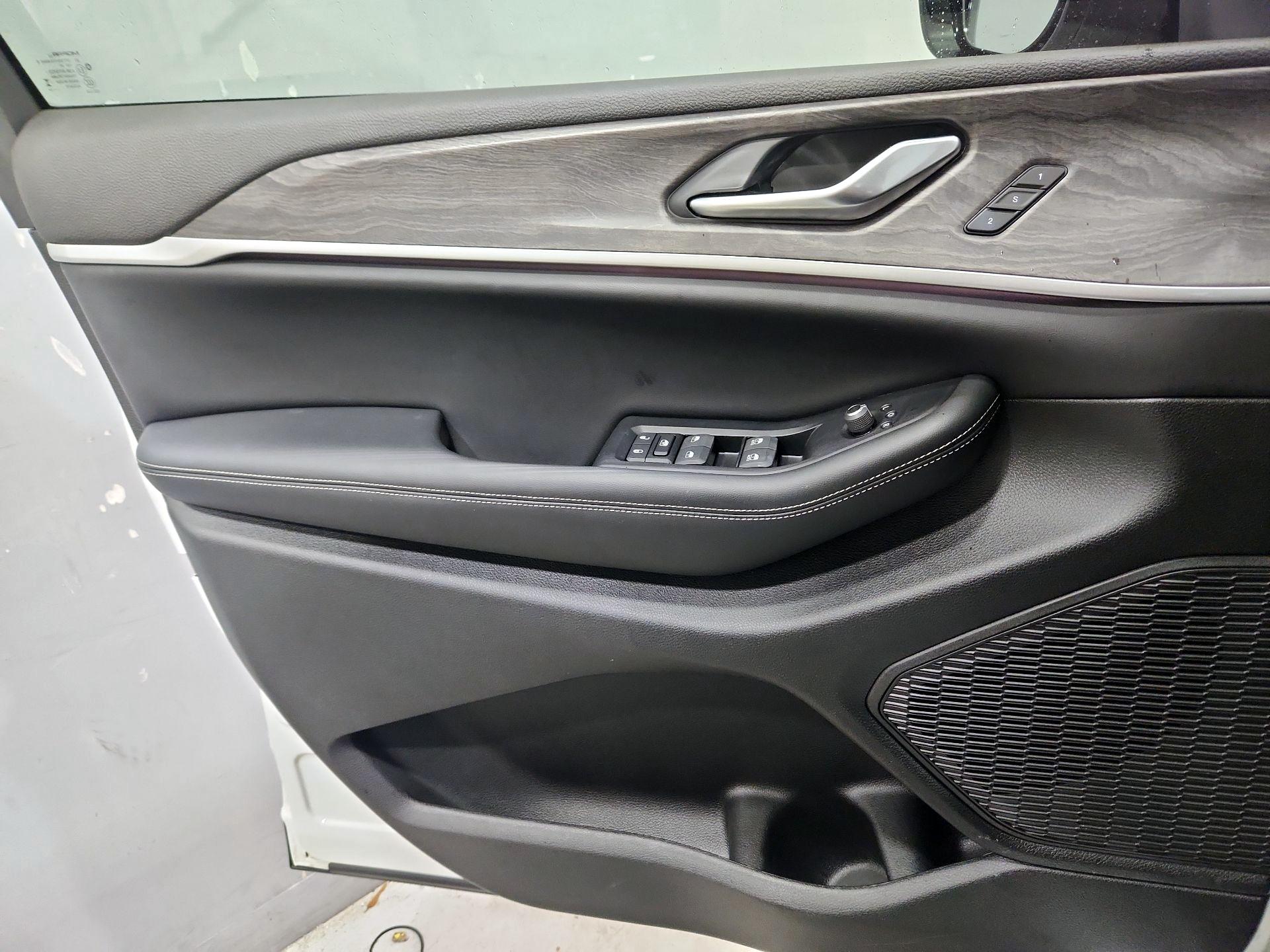 Thumbnail: 2024 Jeep Grand Cherokee - 12