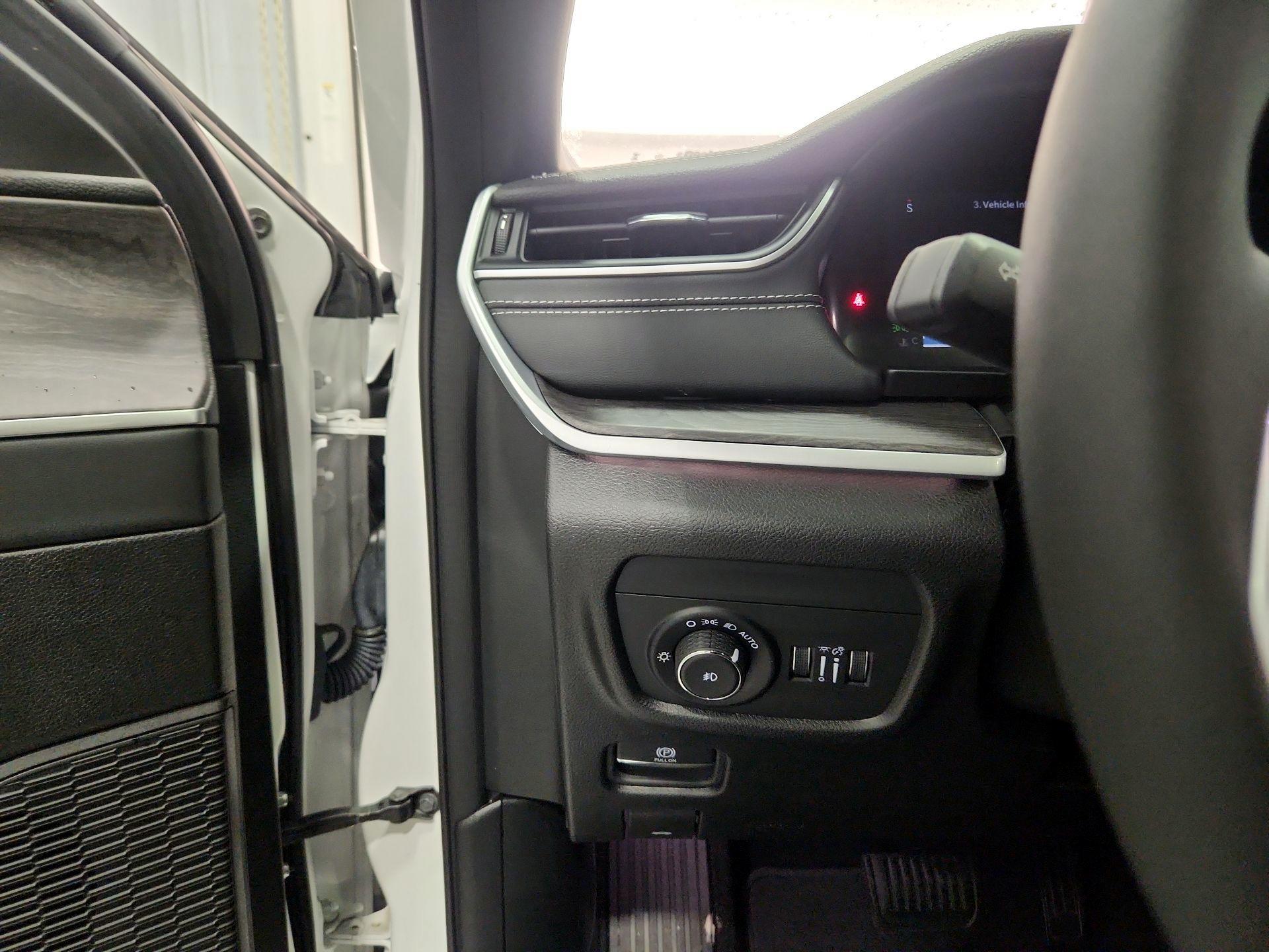 Thumbnail: 2024 Jeep Grand Cherokee - 13