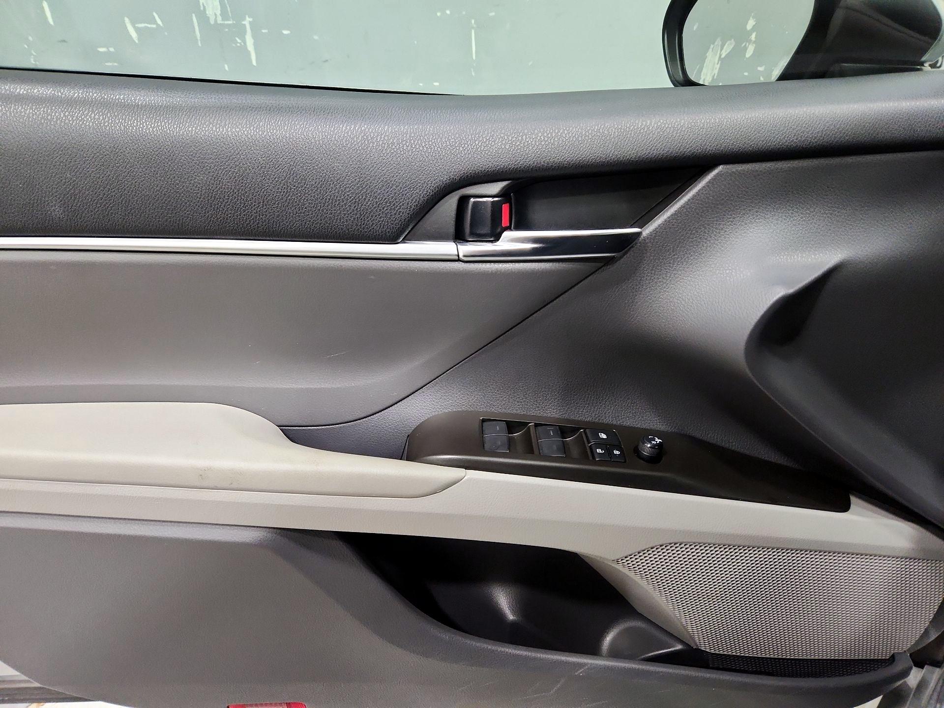 Thumbnail: 2022 Toyota Camry - 12