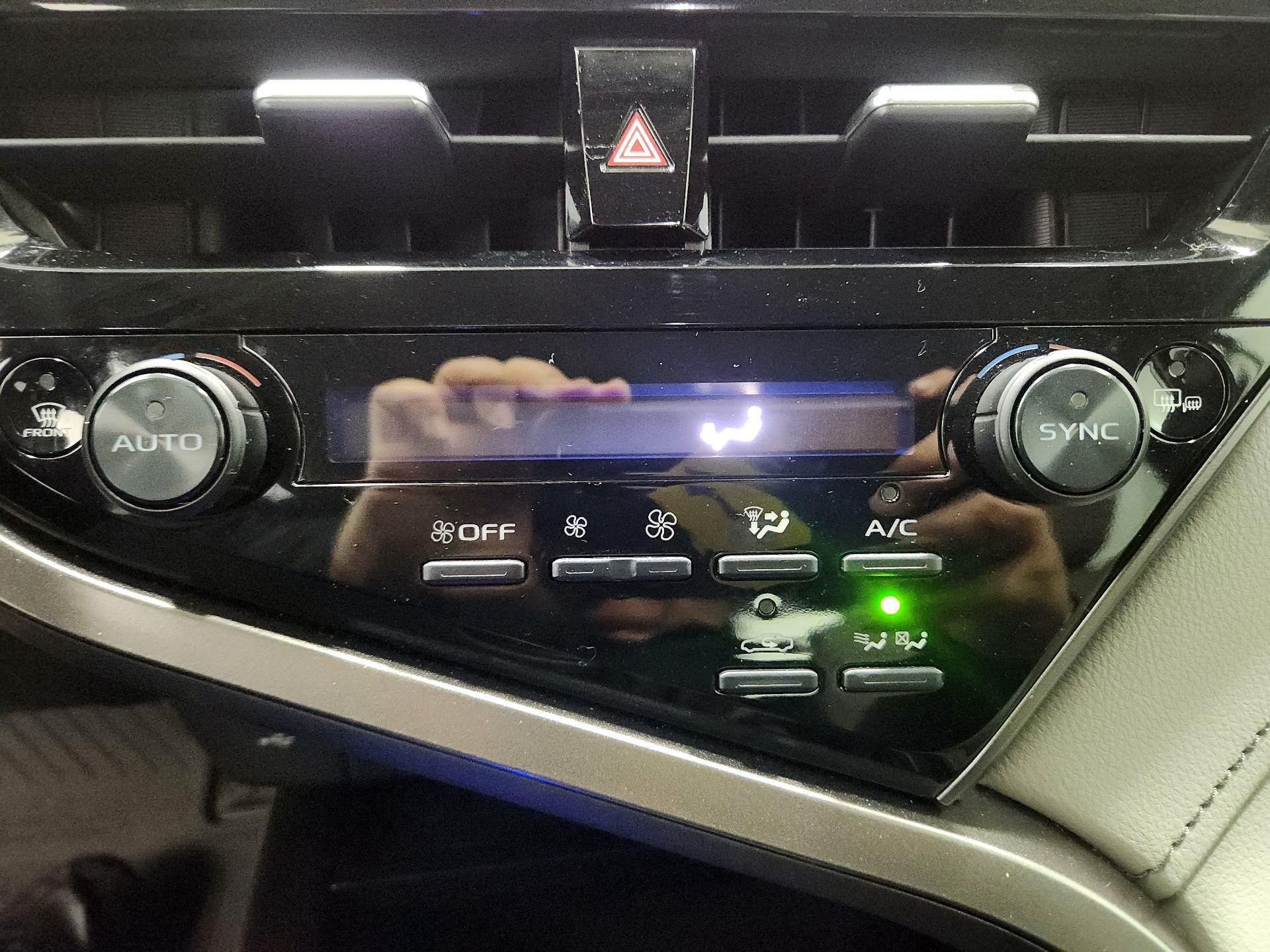 Thumbnail: 2022 Toyota Camry - 17