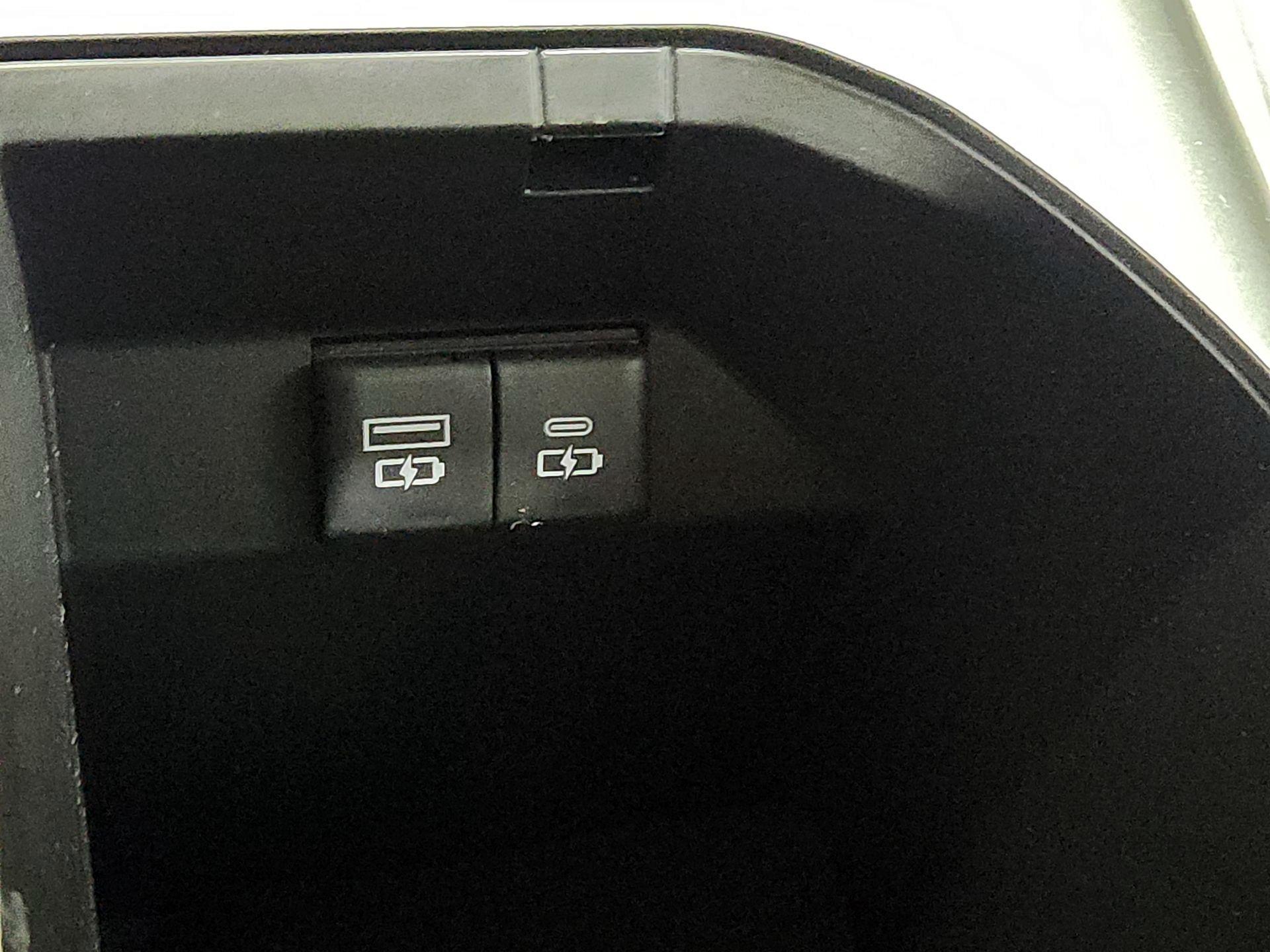 Thumbnail: 2022 Toyota Camry - 19