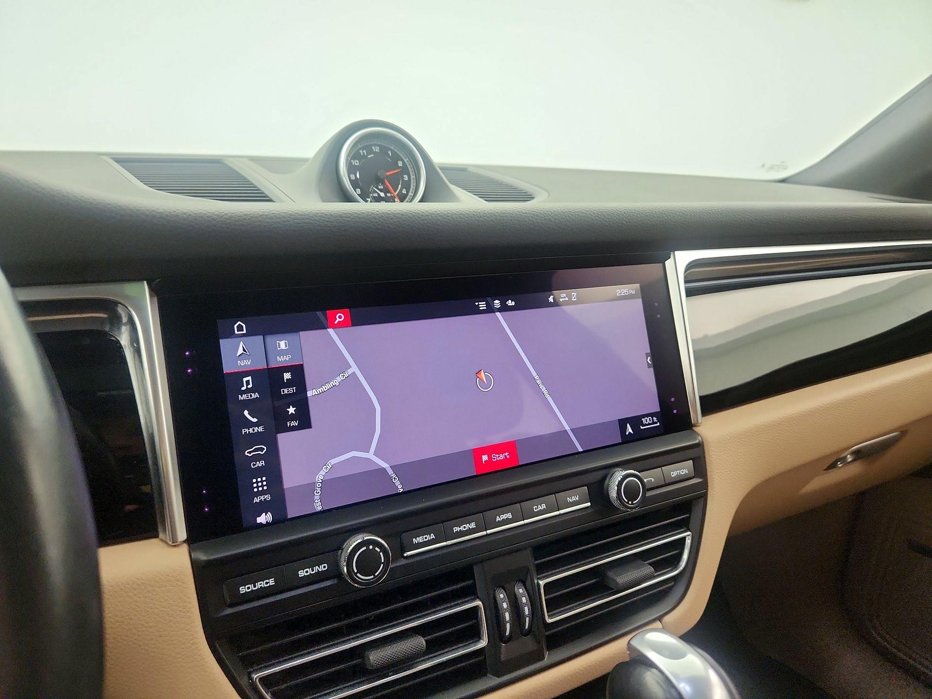 Thumbnail: 2020 Porsche Macan - 14