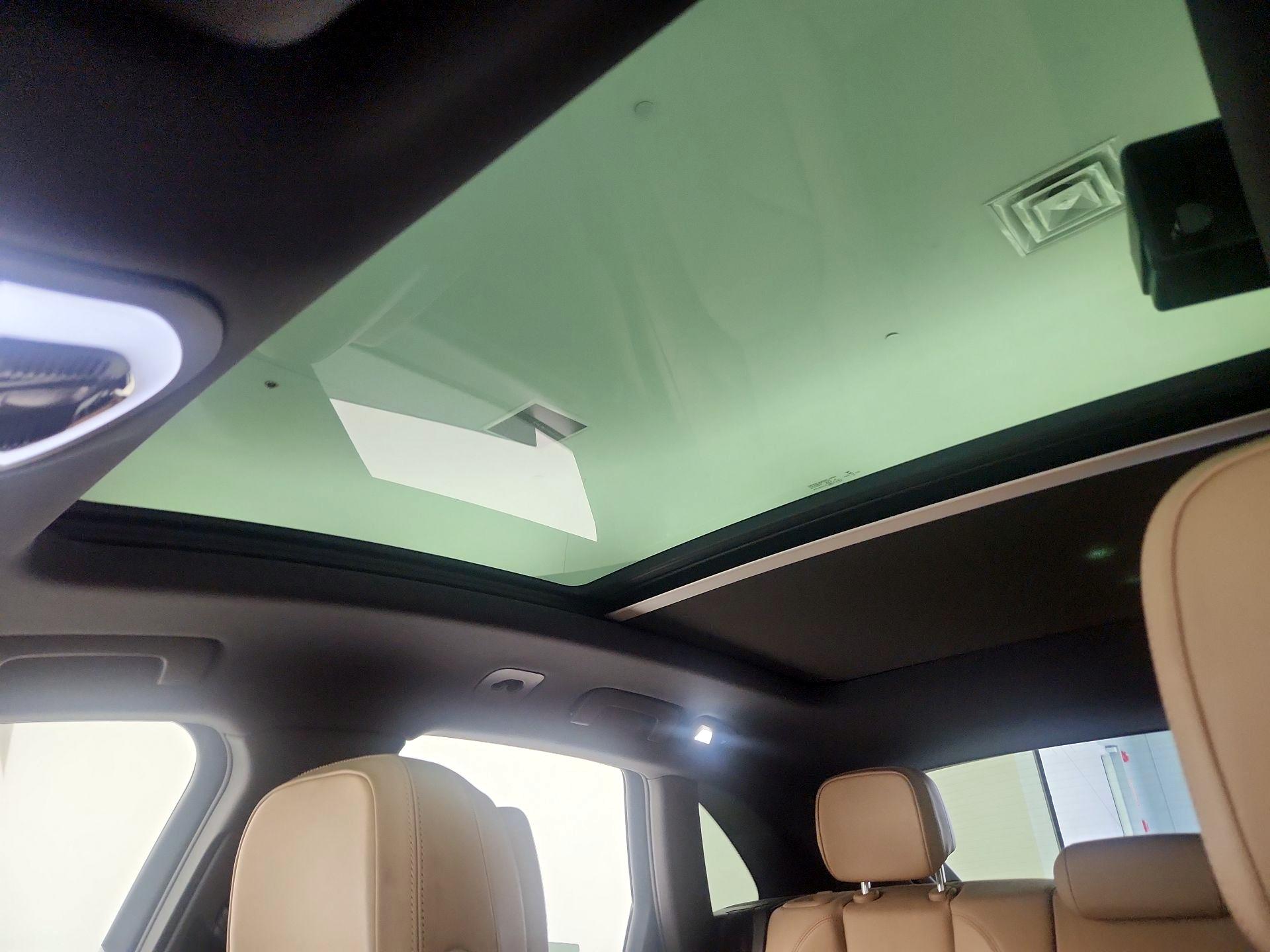 Thumbnail: 2020 Porsche Macan - 20