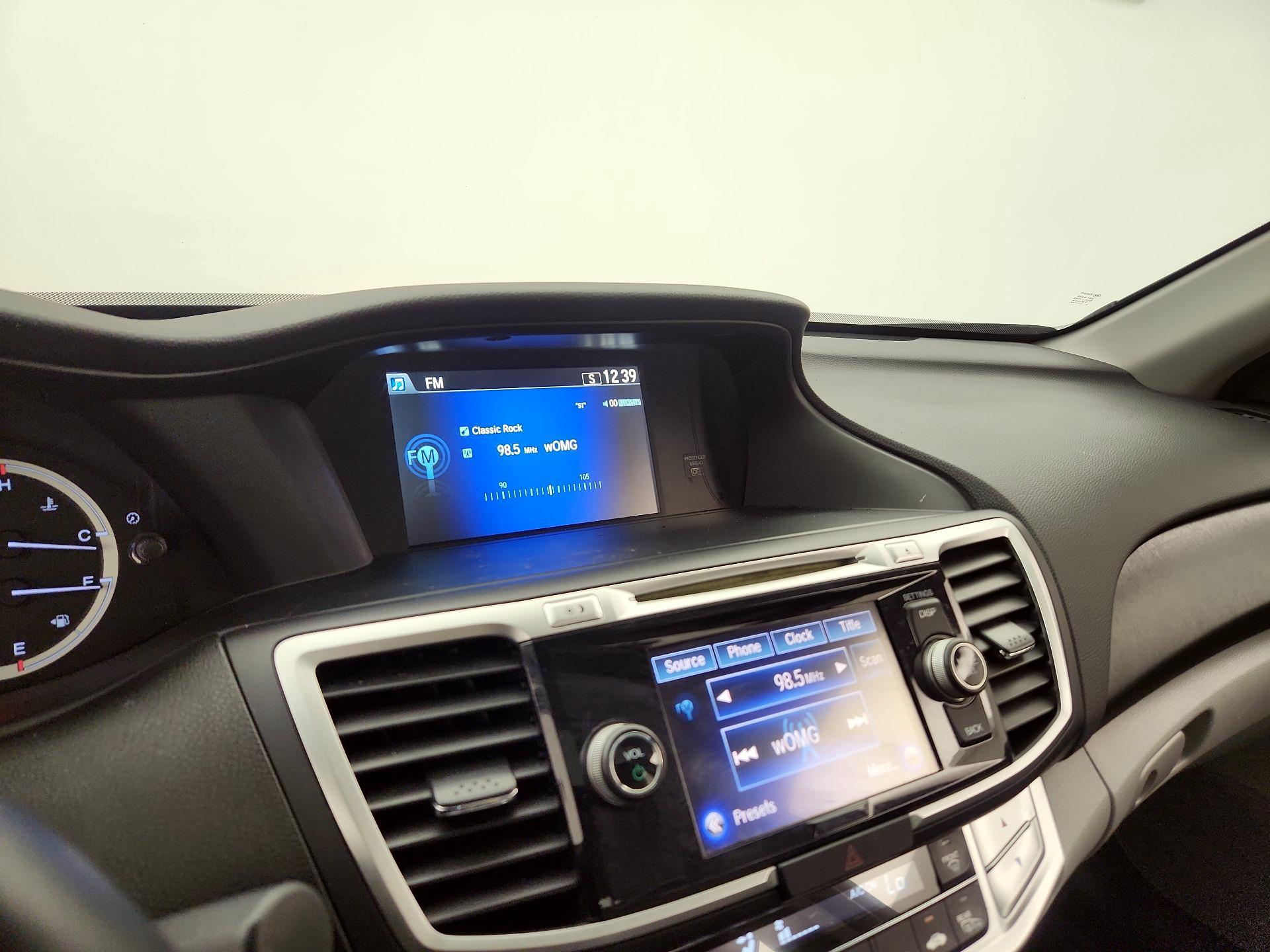 Thumbnail: 2015 Honda Accord - 15