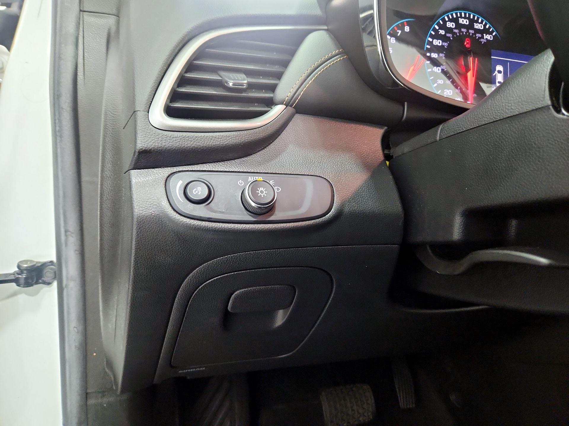 Thumbnail: 2017 Chevrolet Trax - 13