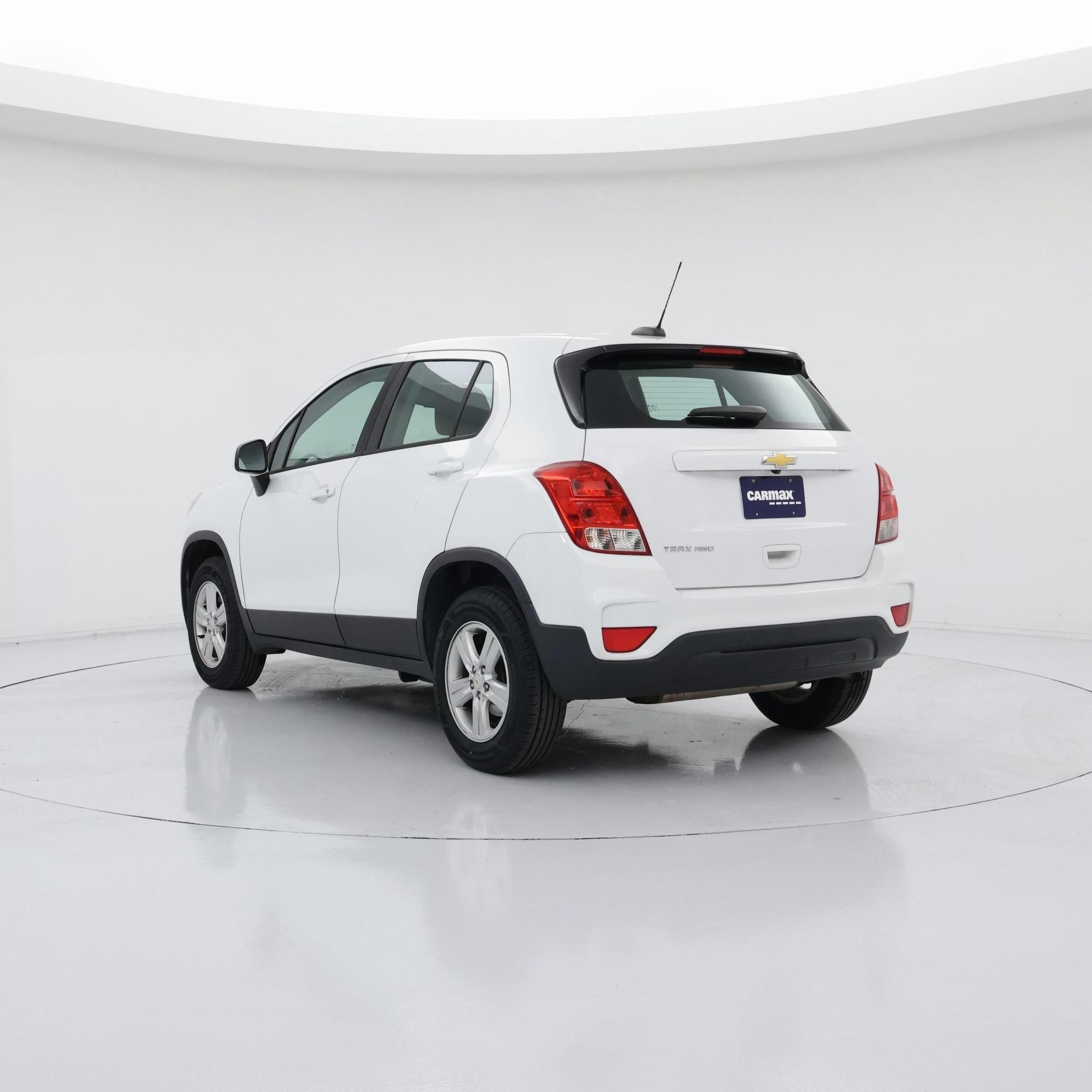 Thumbnail: 2017 Chevrolet Trax - 2