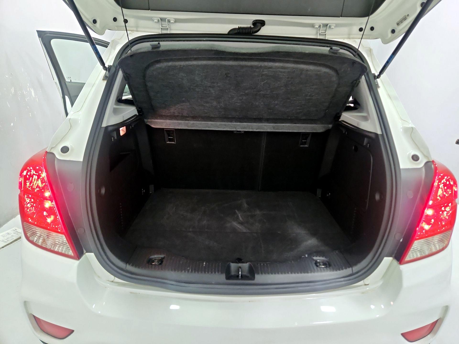 Thumbnail: 2017 Chevrolet Trax - 20