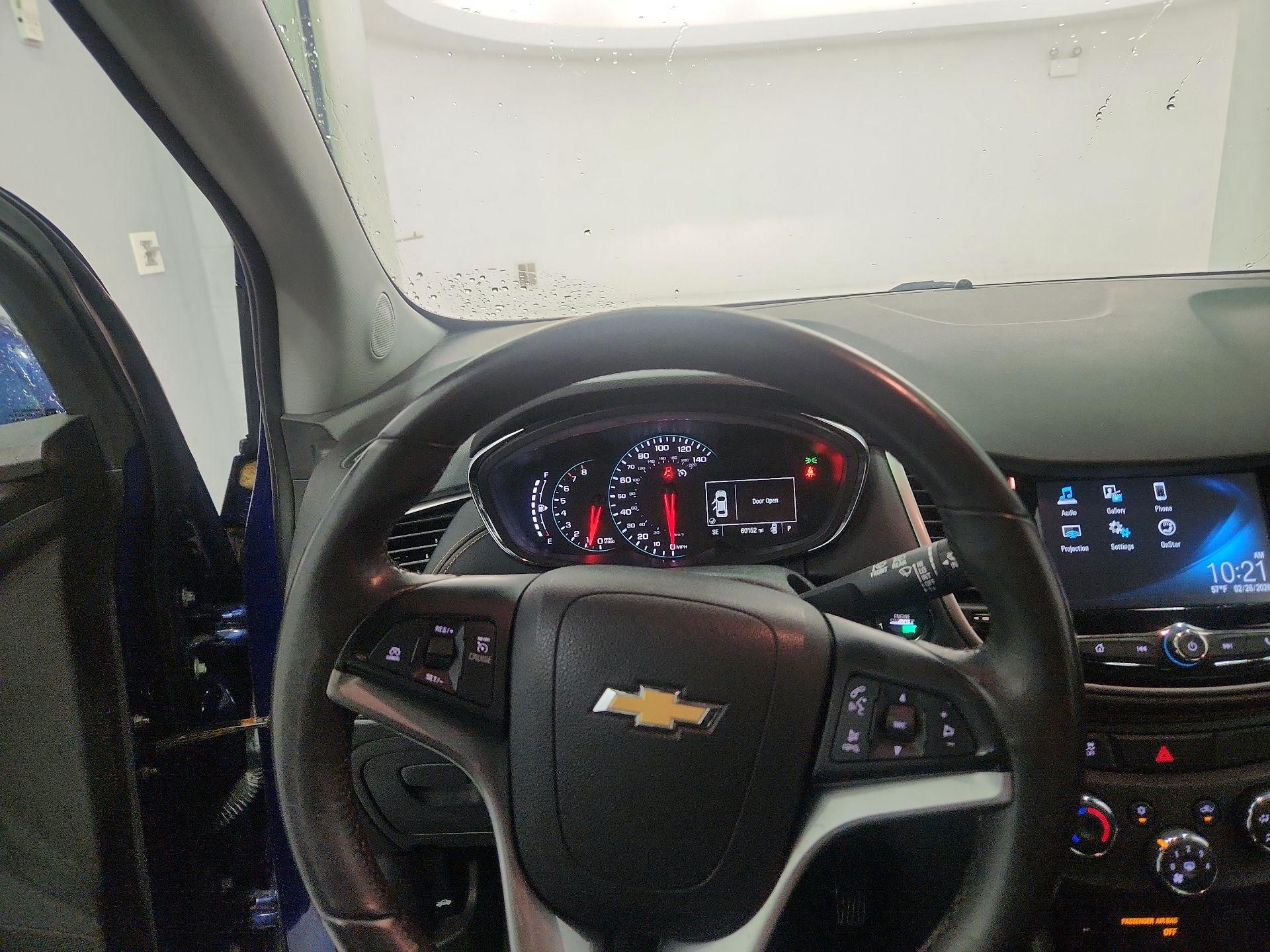 Thumbnail: 2017 Chevrolet Trax - 10