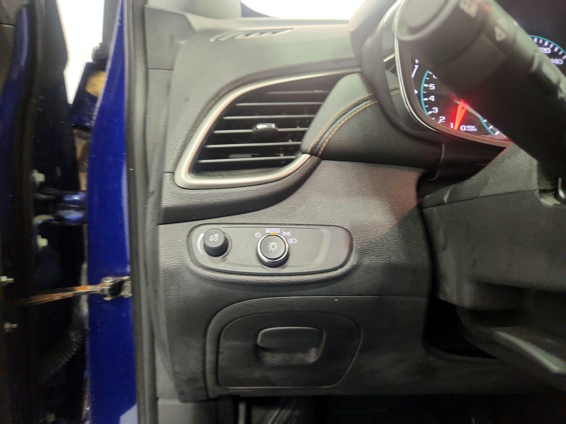 Thumbnail: 2017 Chevrolet Trax - 13