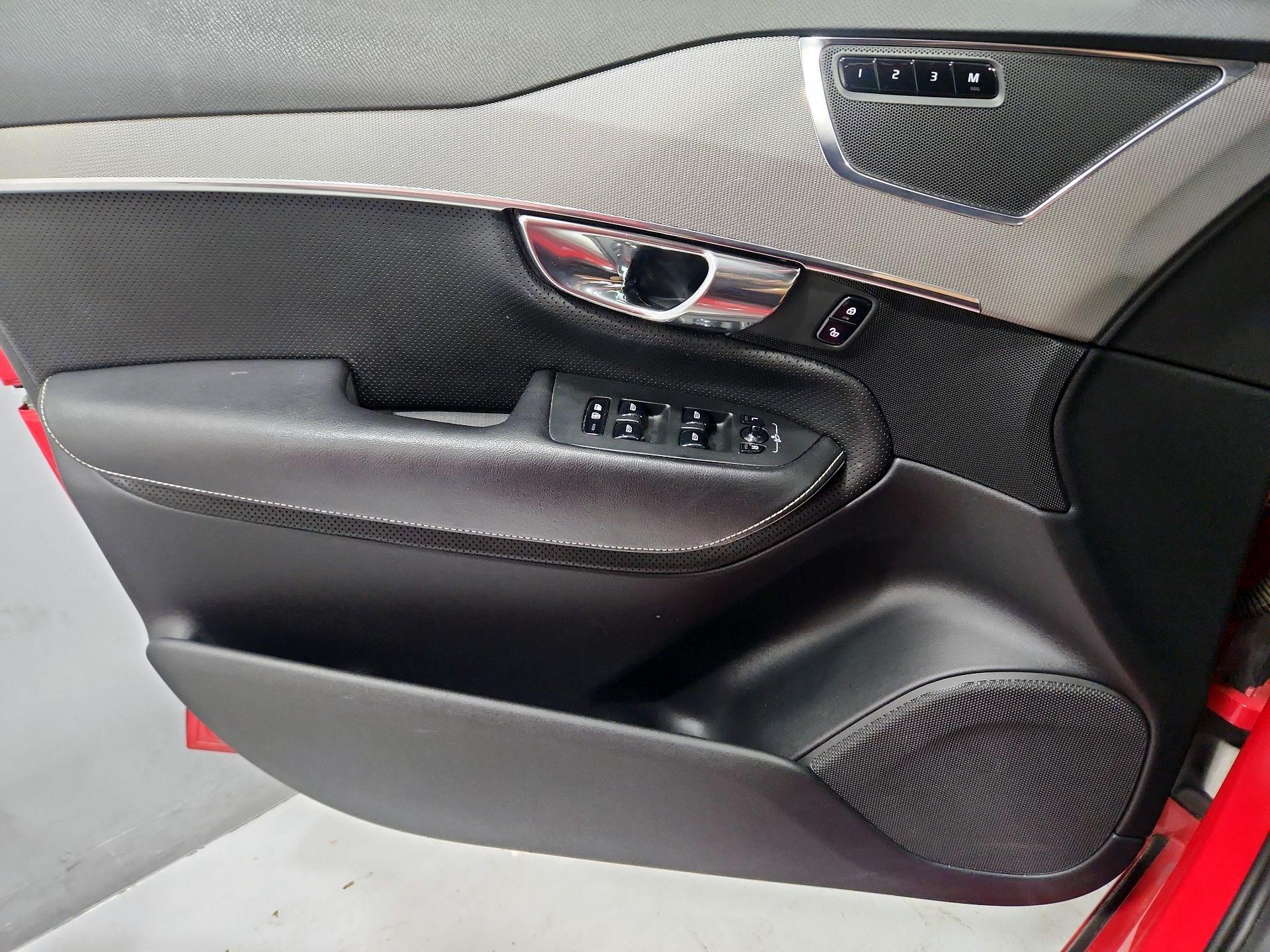 Thumbnail: 2017 Volvo XC90 - 12