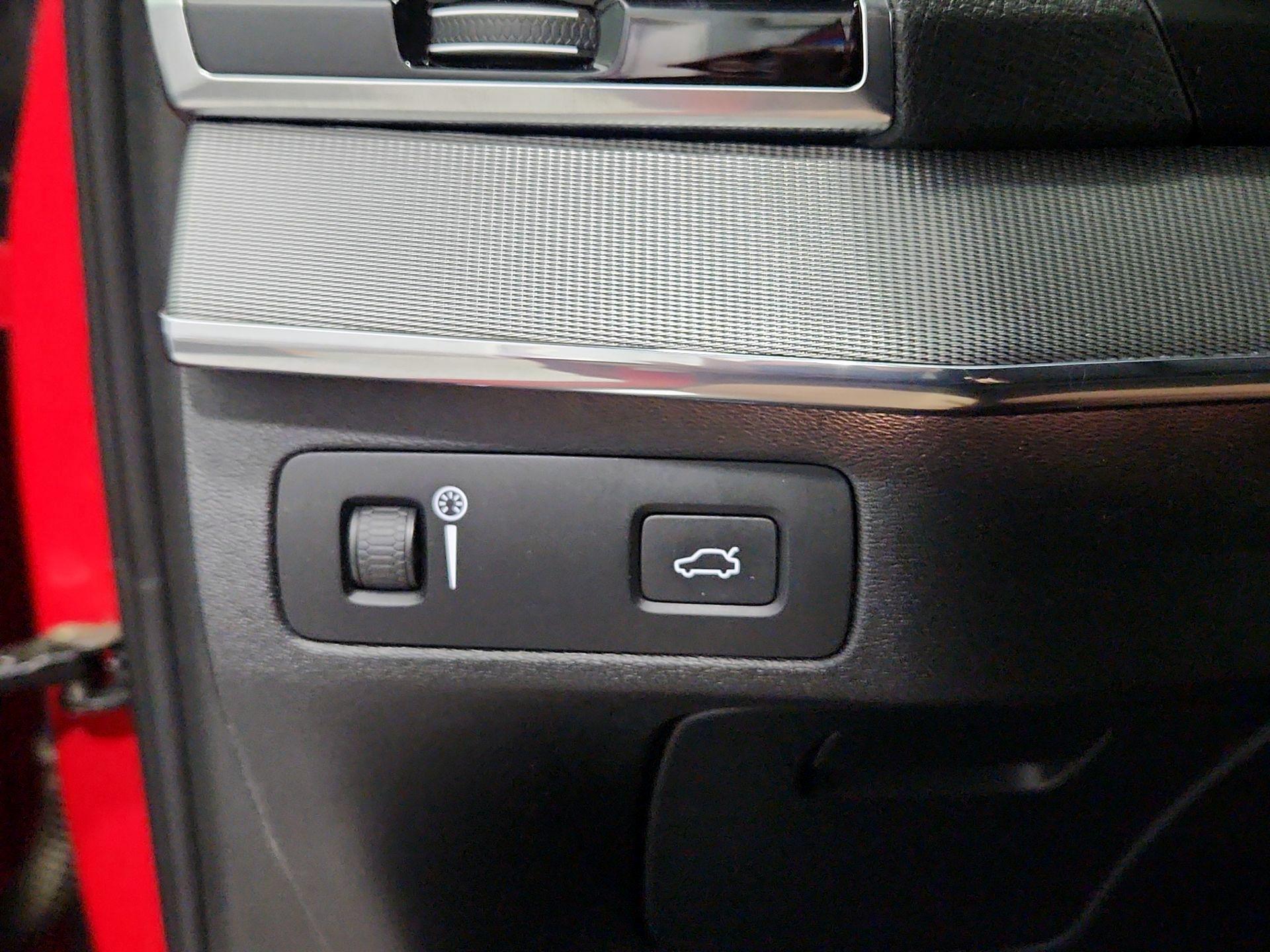 Thumbnail: 2017 Volvo XC90 - 13