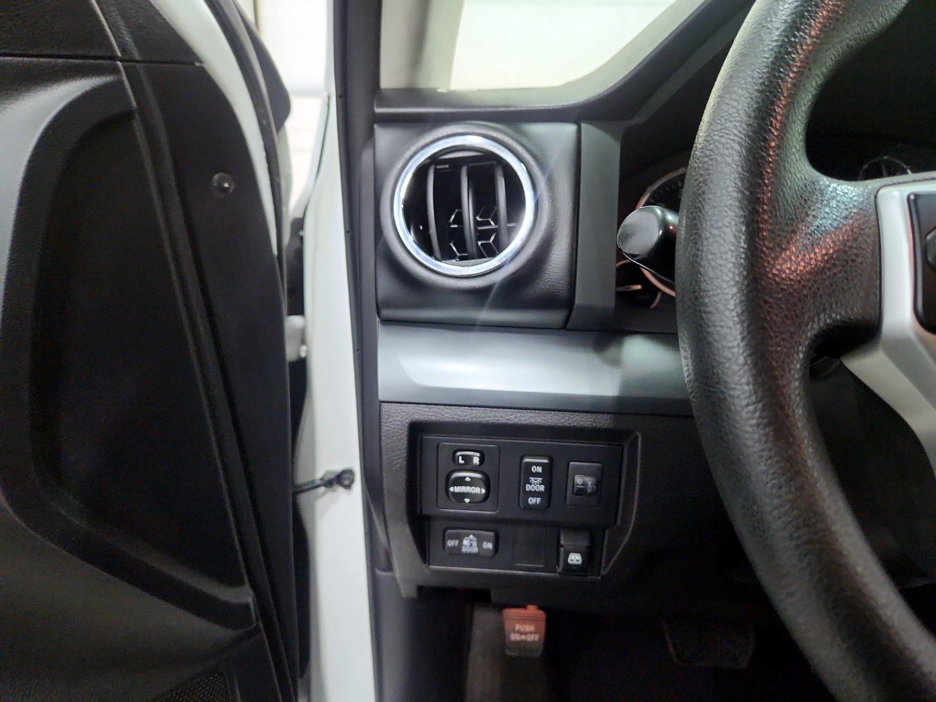 Thumbnail: 2016 Toyota Tundra - 13