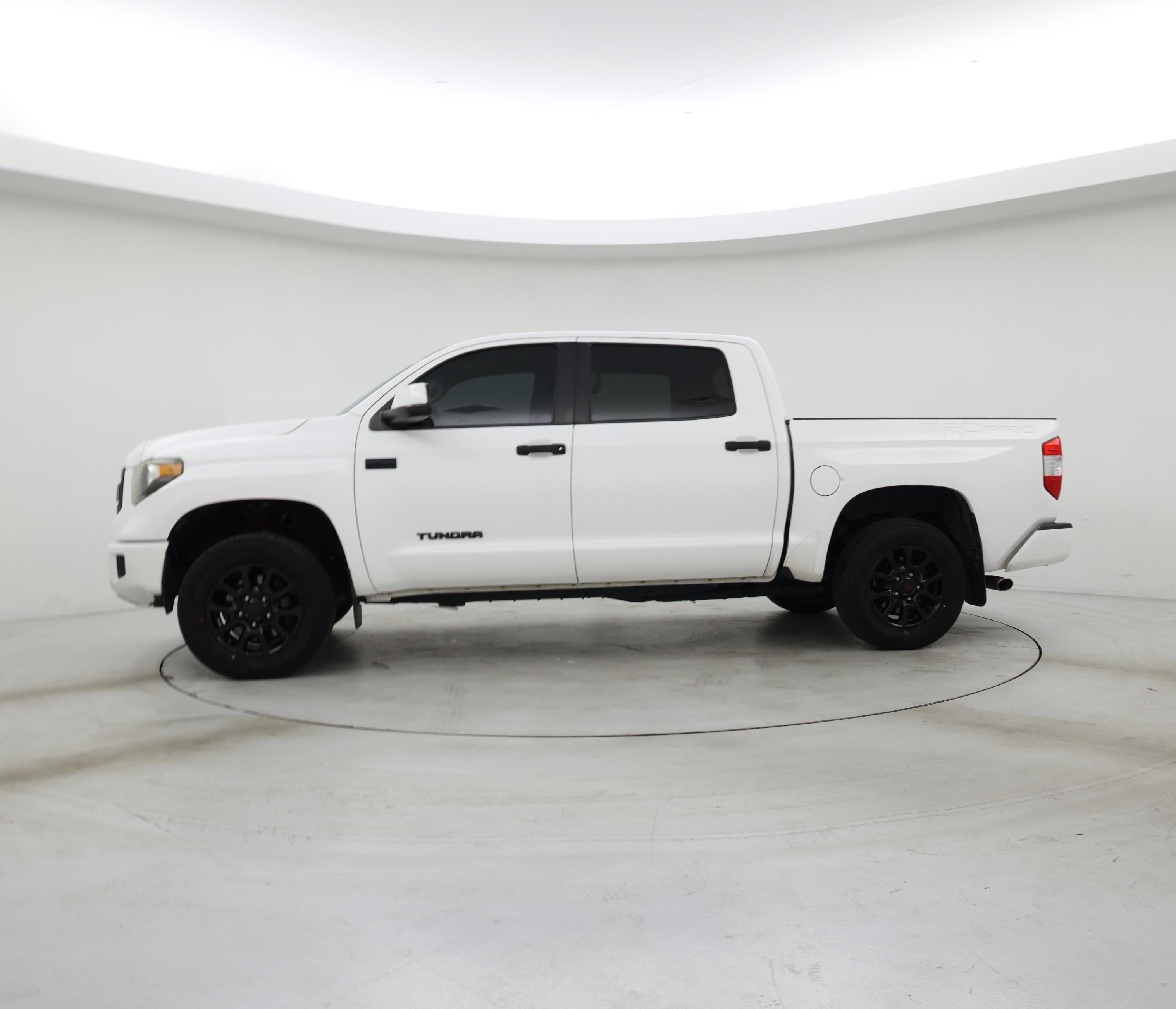 Thumbnail: 2016 Toyota Tundra - 3