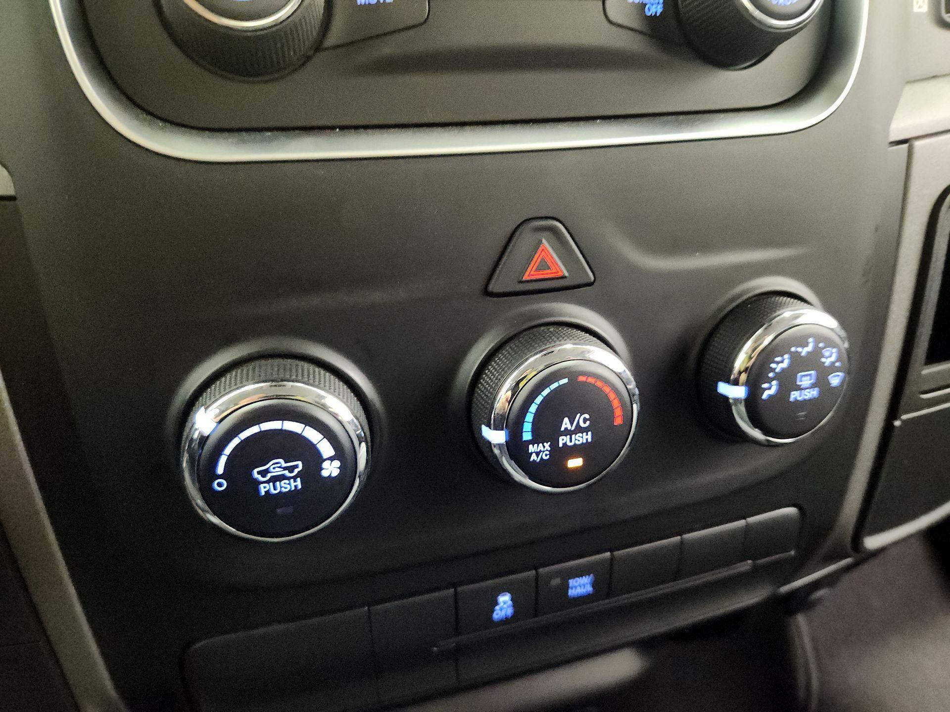 Thumbnail: 2021 RAM 1500 Classic - 16