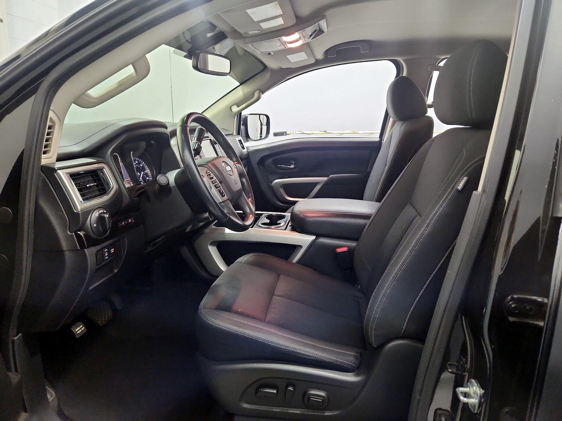 Thumbnail: 2019 Nissan Titan - 11