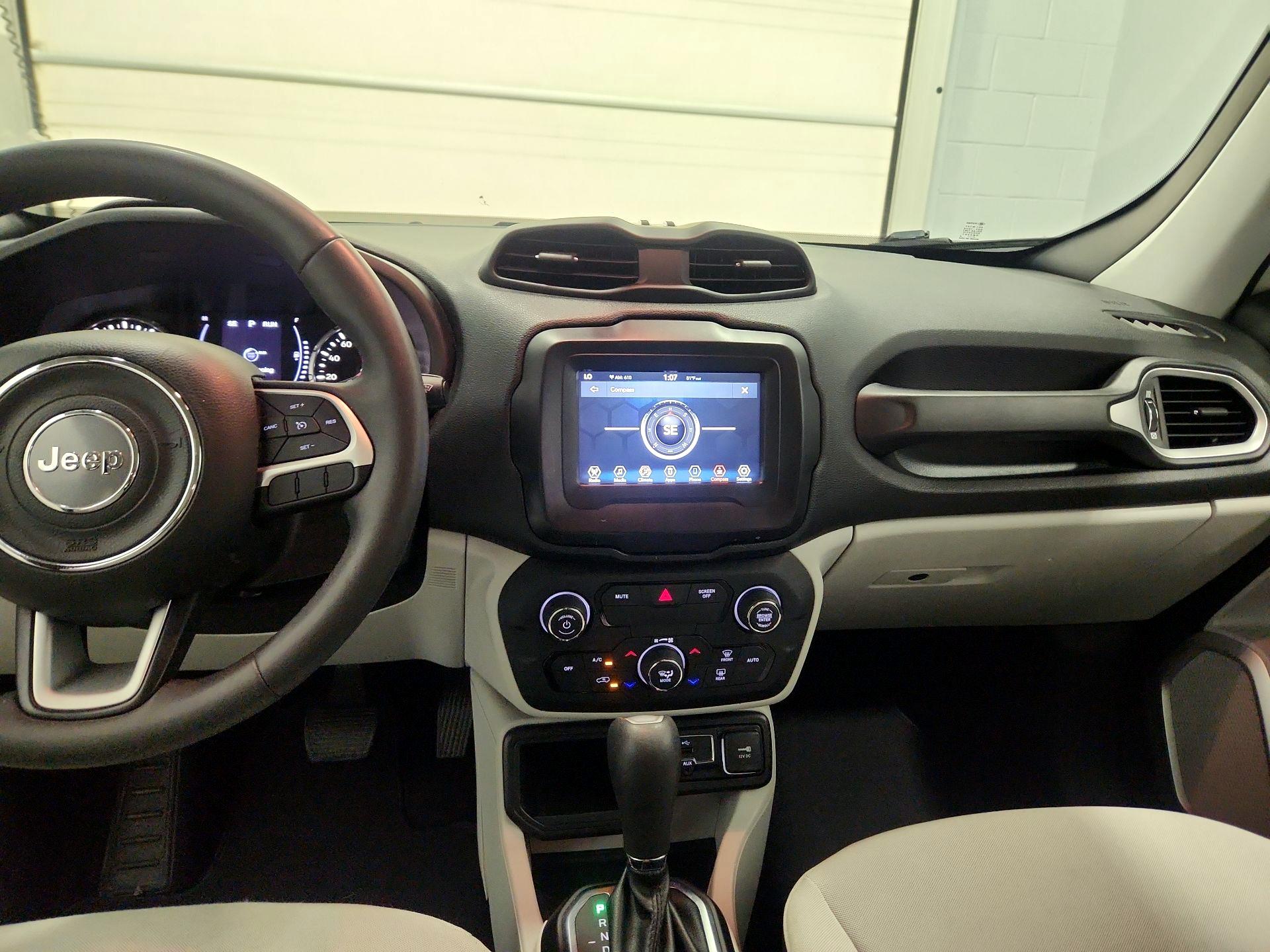 Thumbnail: 2018 Jeep Renegade - 9