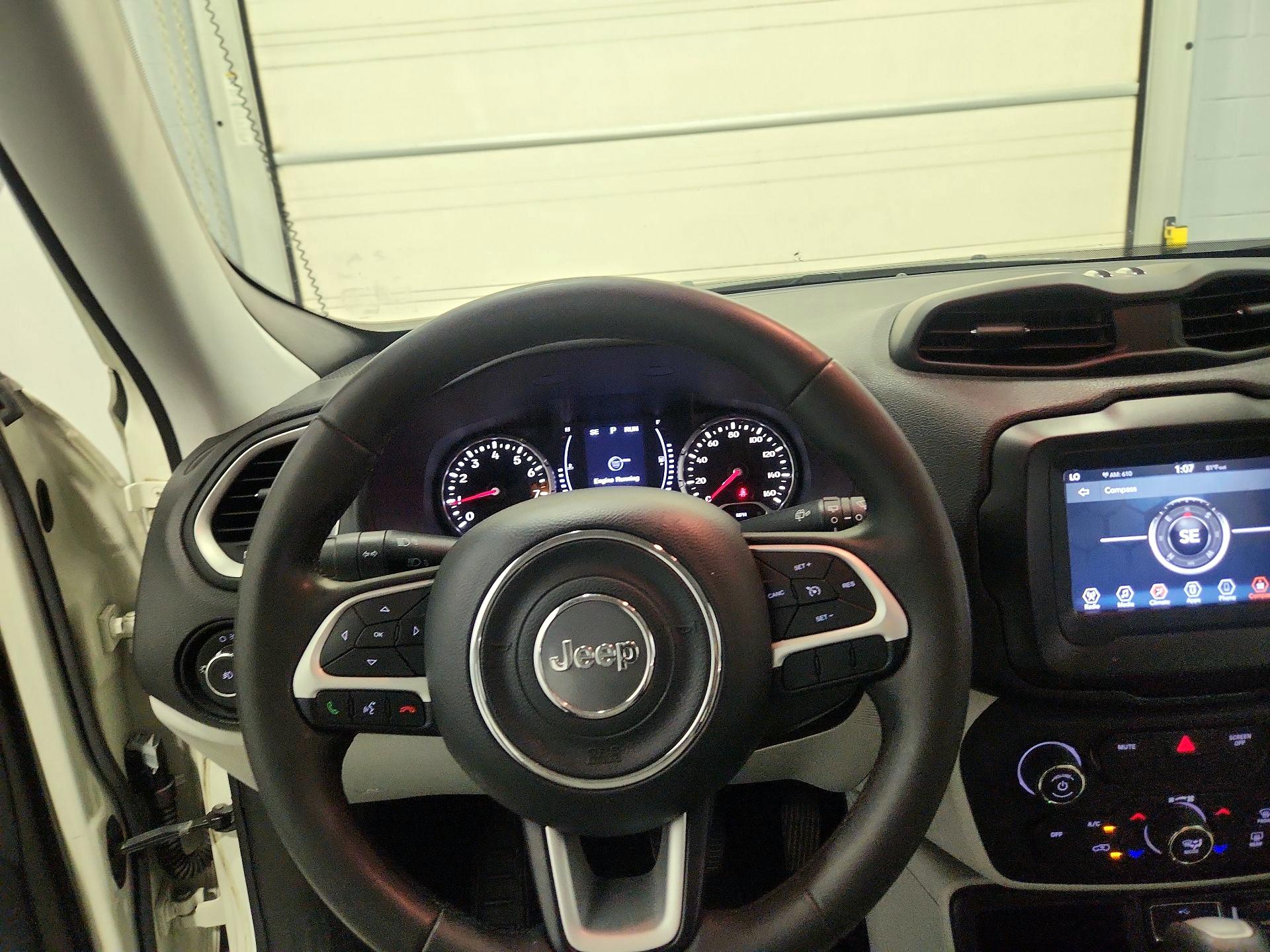 Thumbnail: 2018 Jeep Renegade - 10