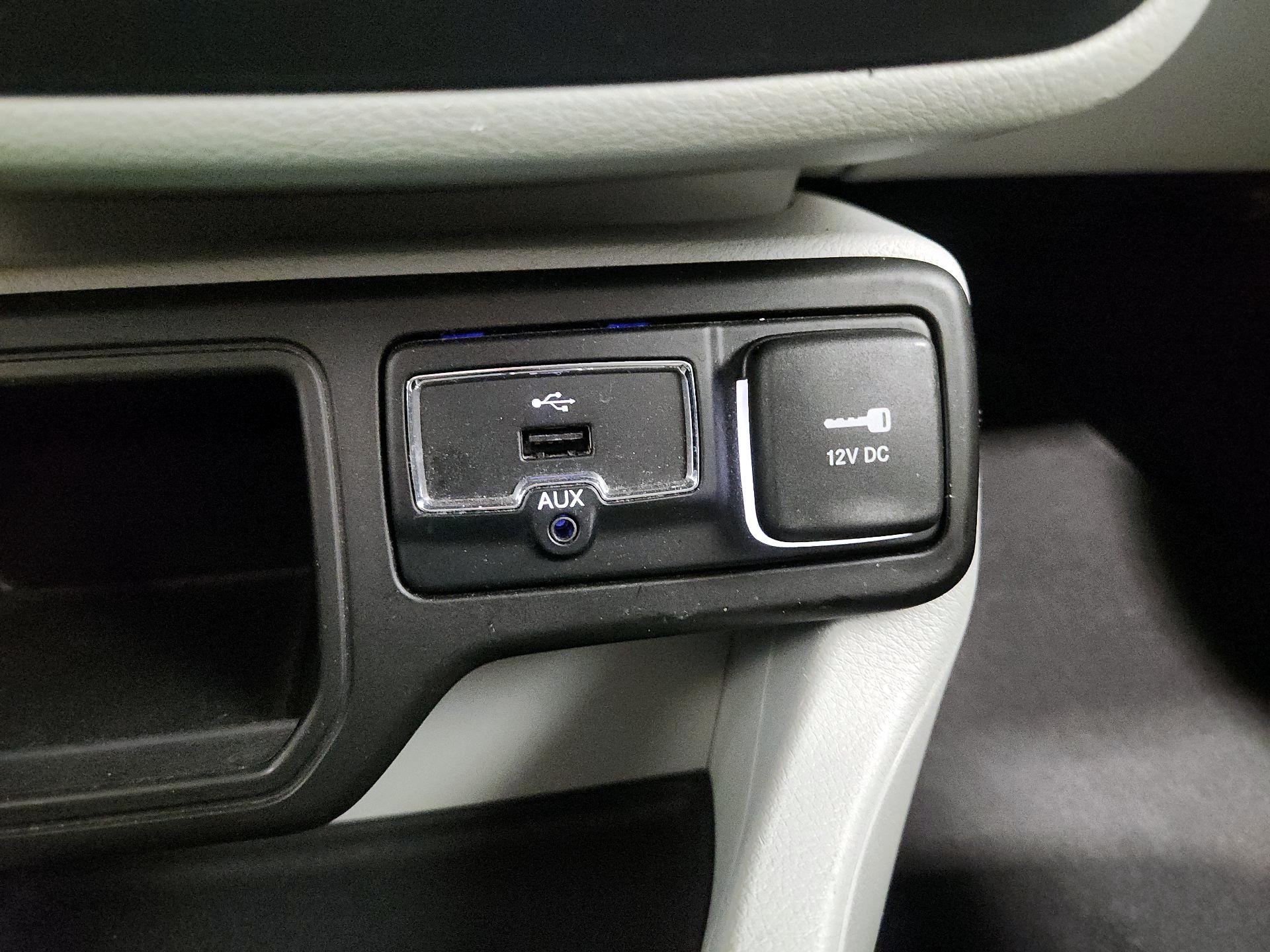 Thumbnail: 2018 Jeep Renegade - 18