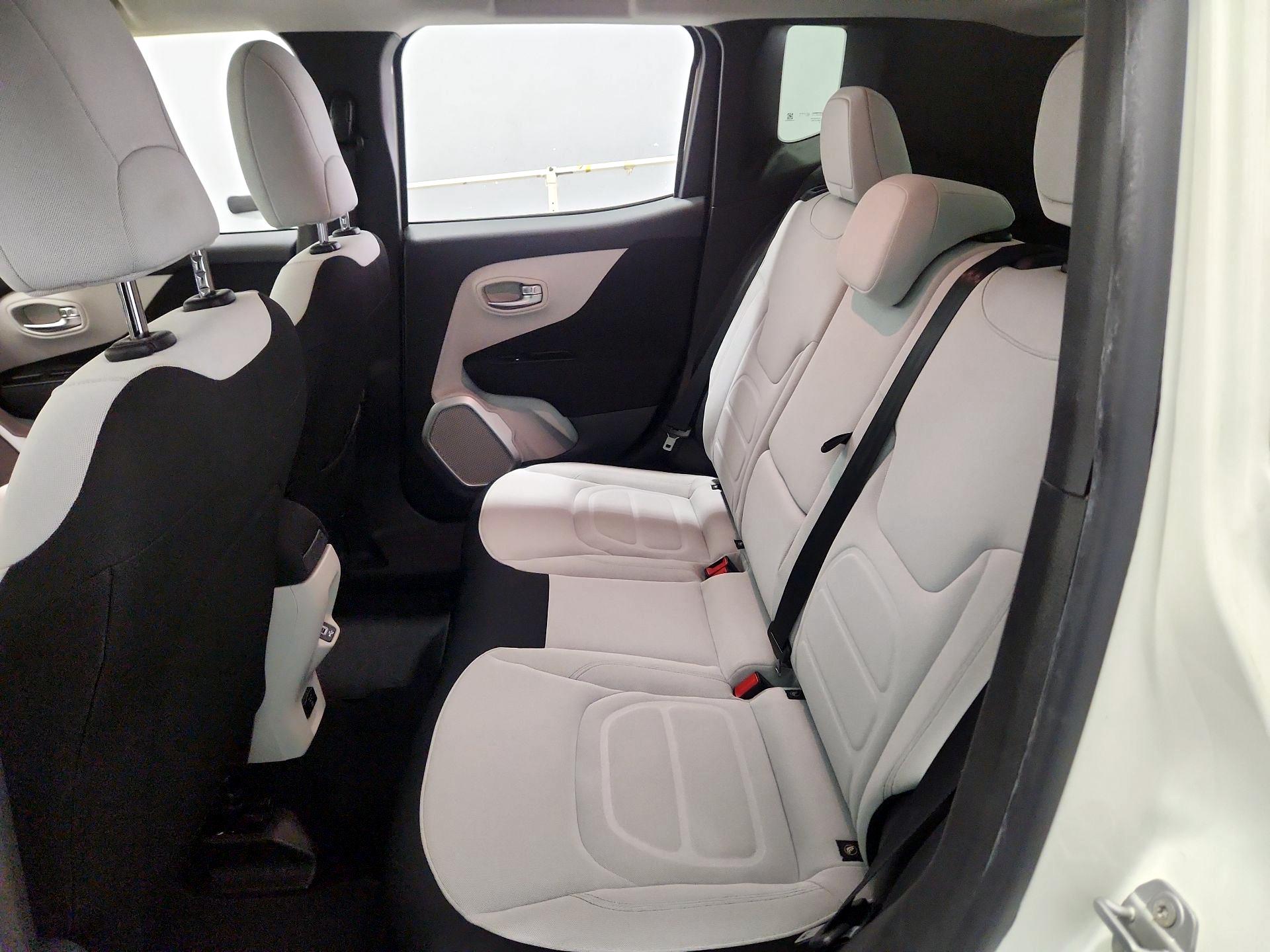 Thumbnail: 2018 Jeep Renegade - 19