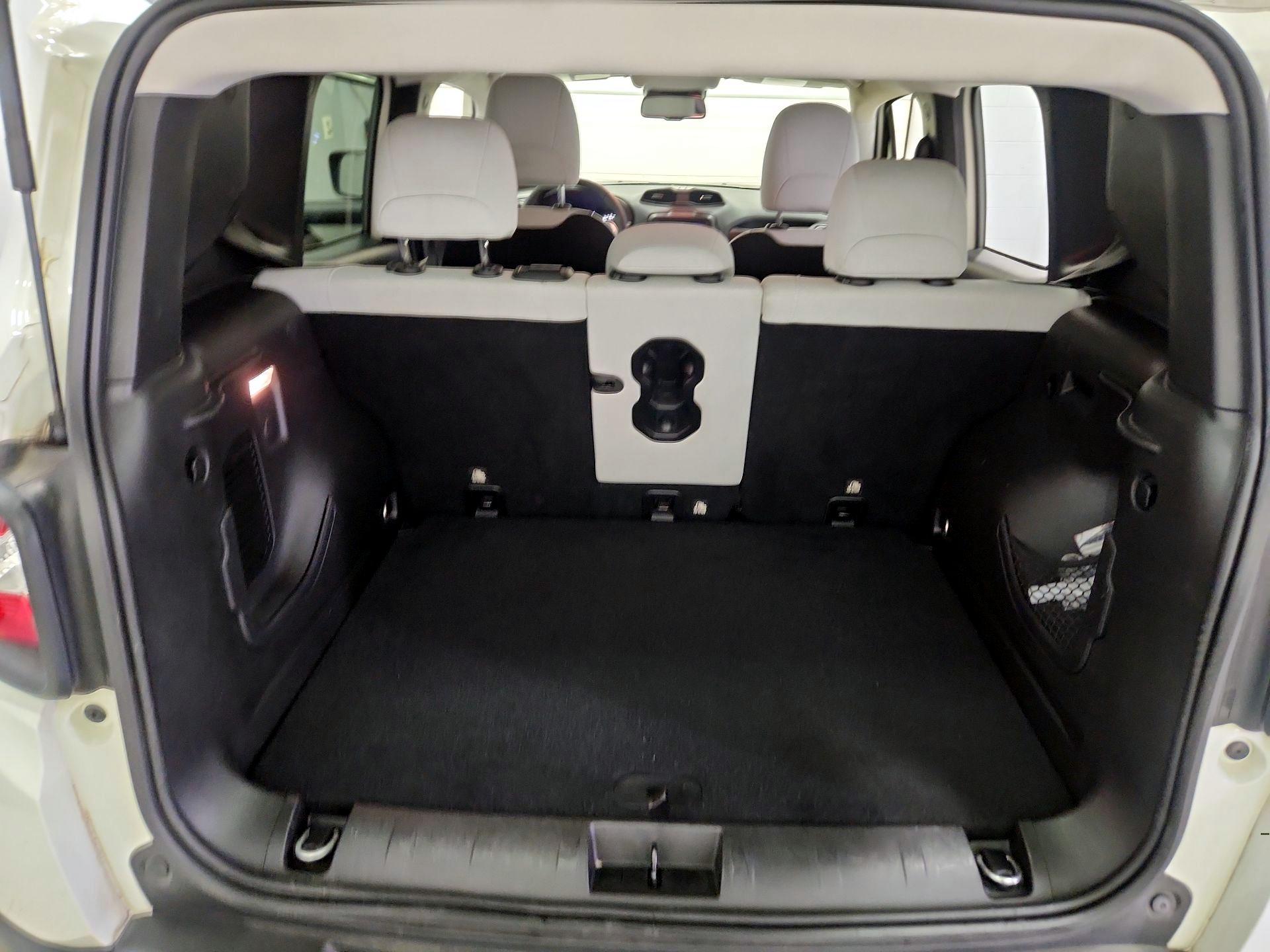 Thumbnail: 2018 Jeep Renegade - 20